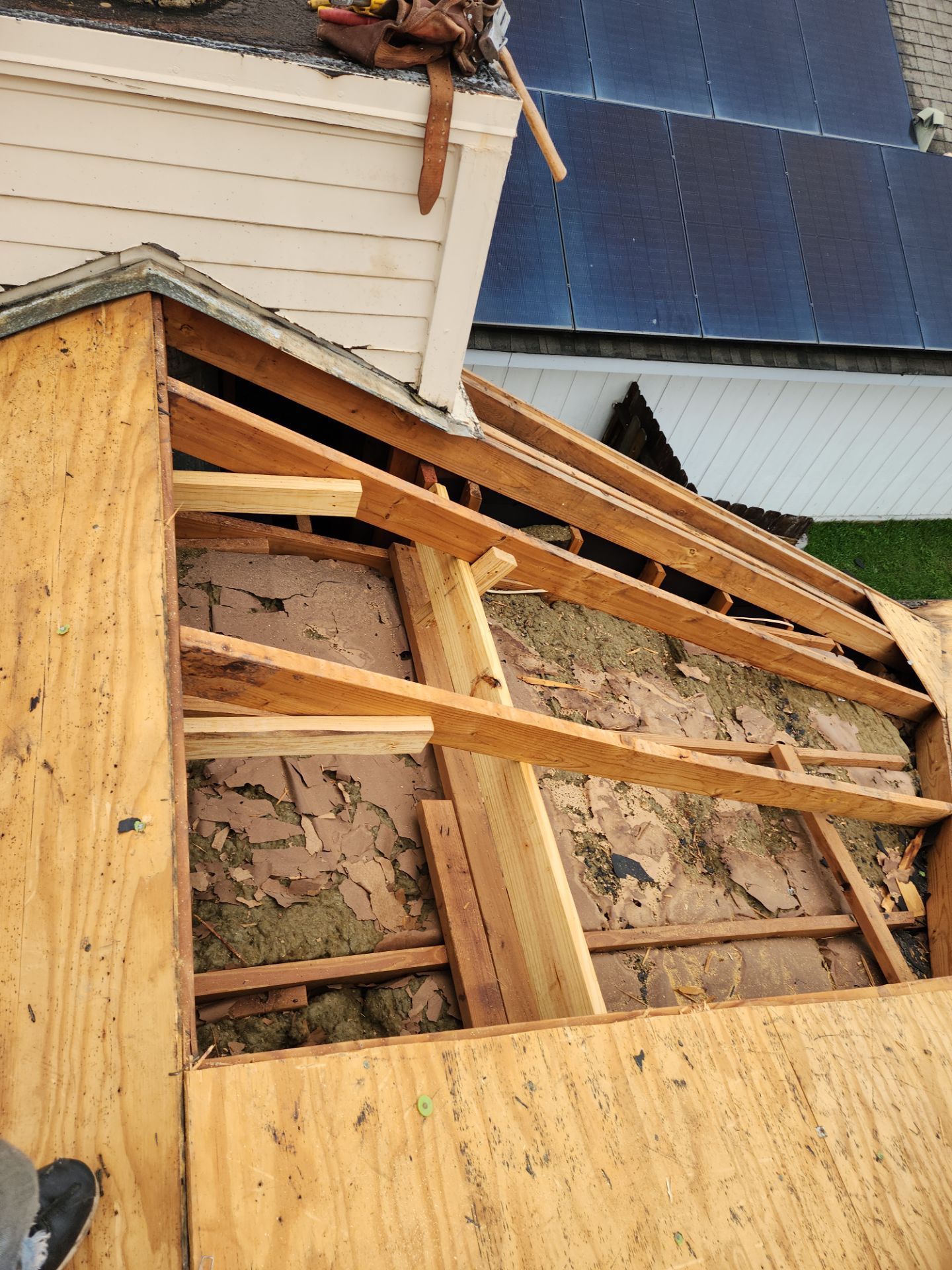 Residential Roofing Installation using Owen's Corning Duration (Lifetime) Shingles by Roof Repair Company