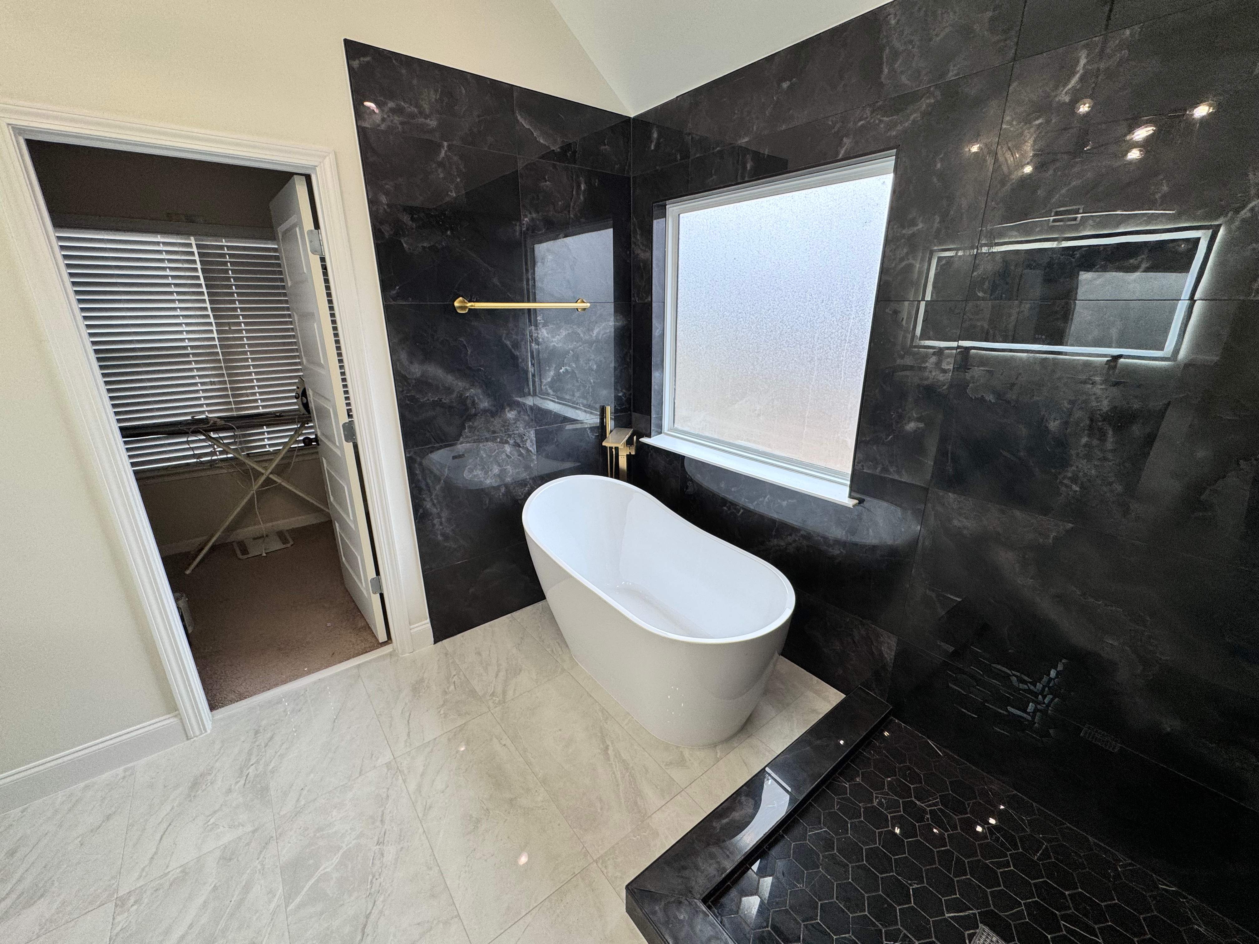 Master bathroom renovation by Prudencio