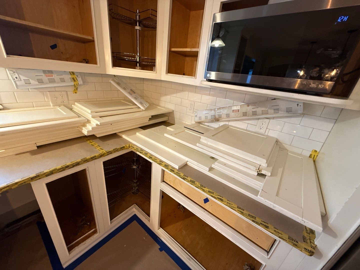 Cabinet Refinishing with Alabaster by EXCELLENCE | CARTO