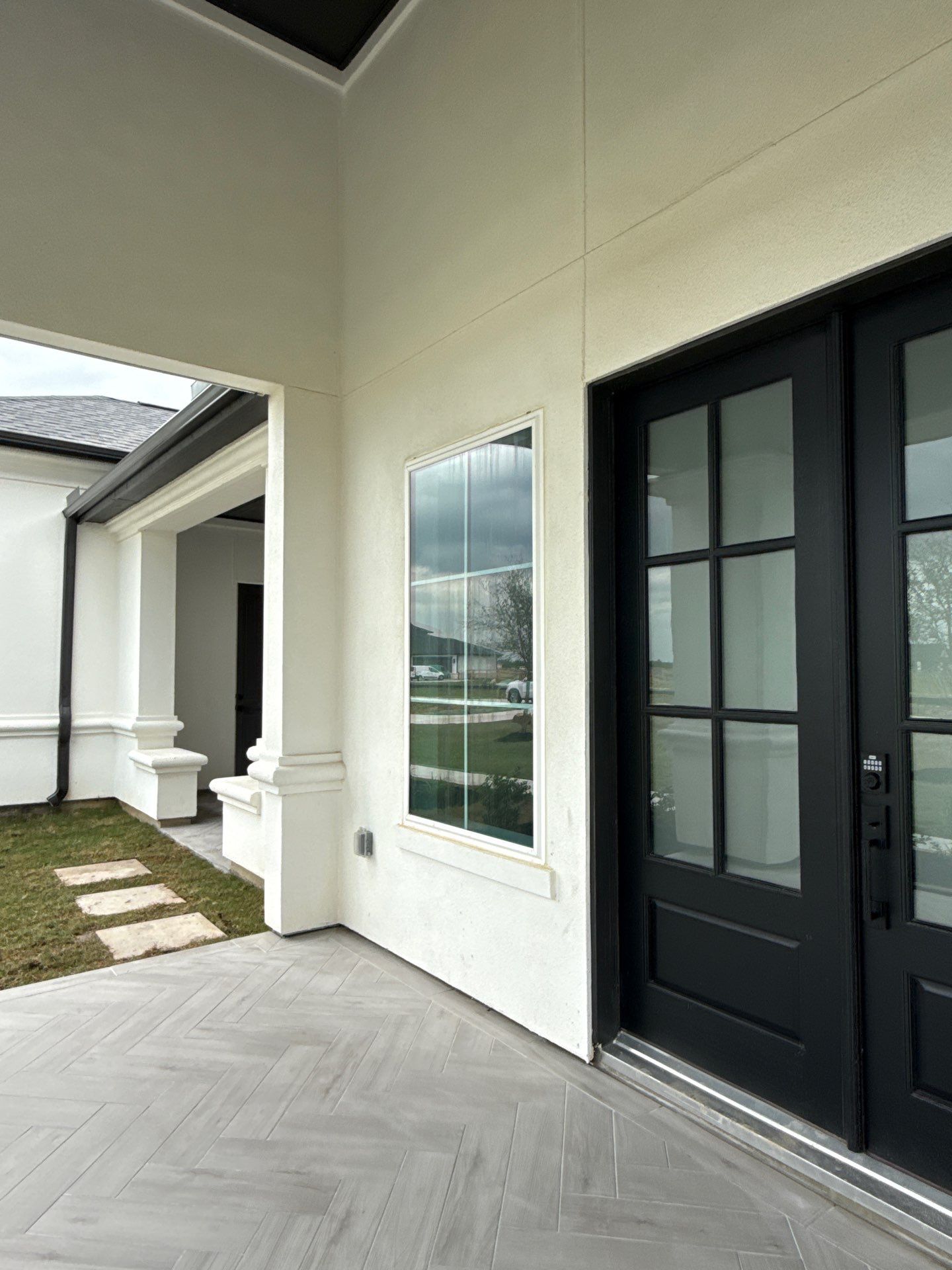 Custom Stucco Masterpiece with Precision Foam Detailing – Waller, TX by Apex Conventional Stucco Llc