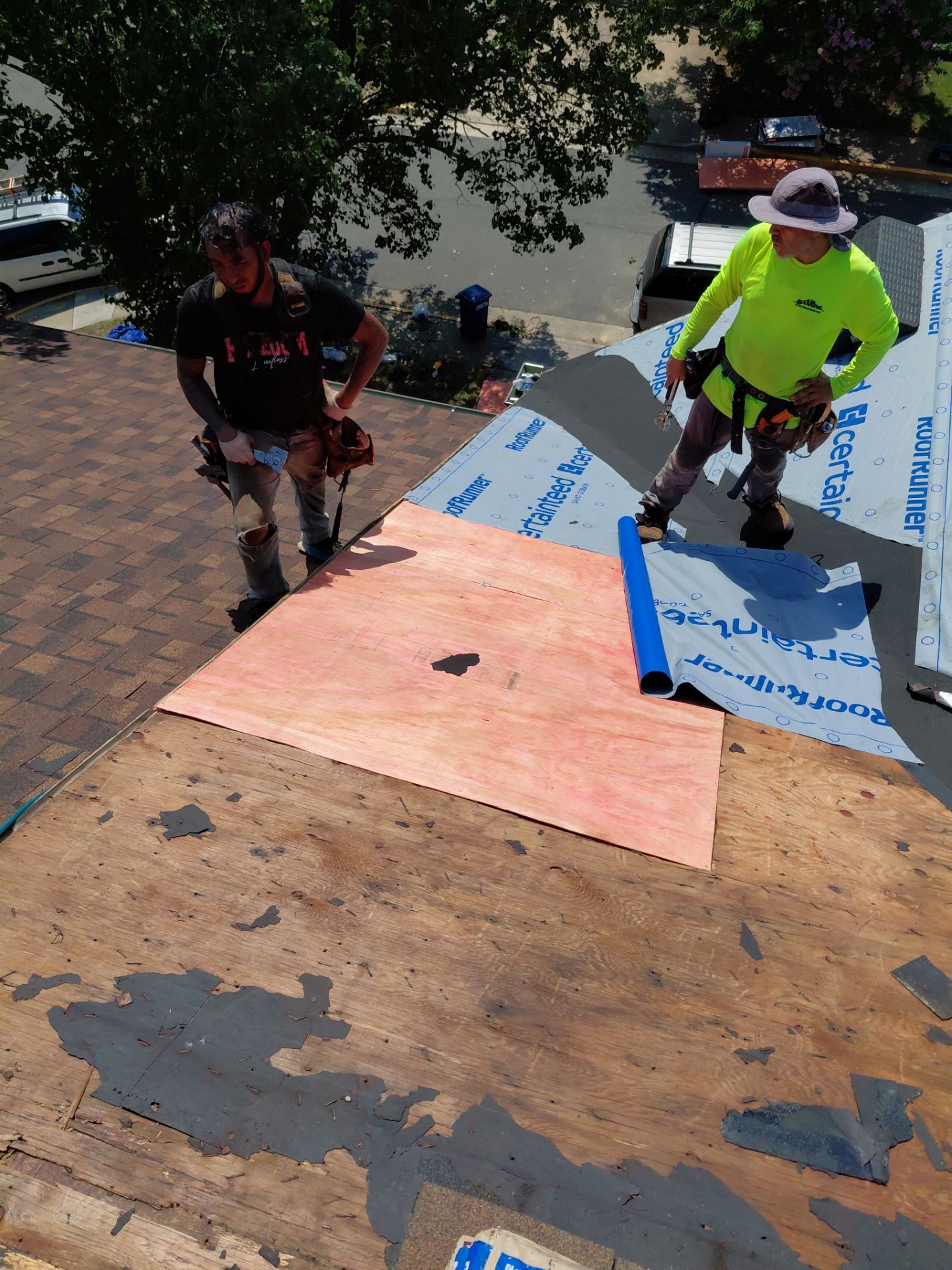 Alexandria: Residential Roof with CertainTeed Landmark Pro in Max Def Burnt Sienna by RM Banning, Inc.