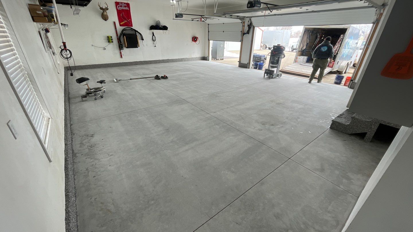 Garage using Silver Creek by Select Painting, Coatings & Garage Cabinets