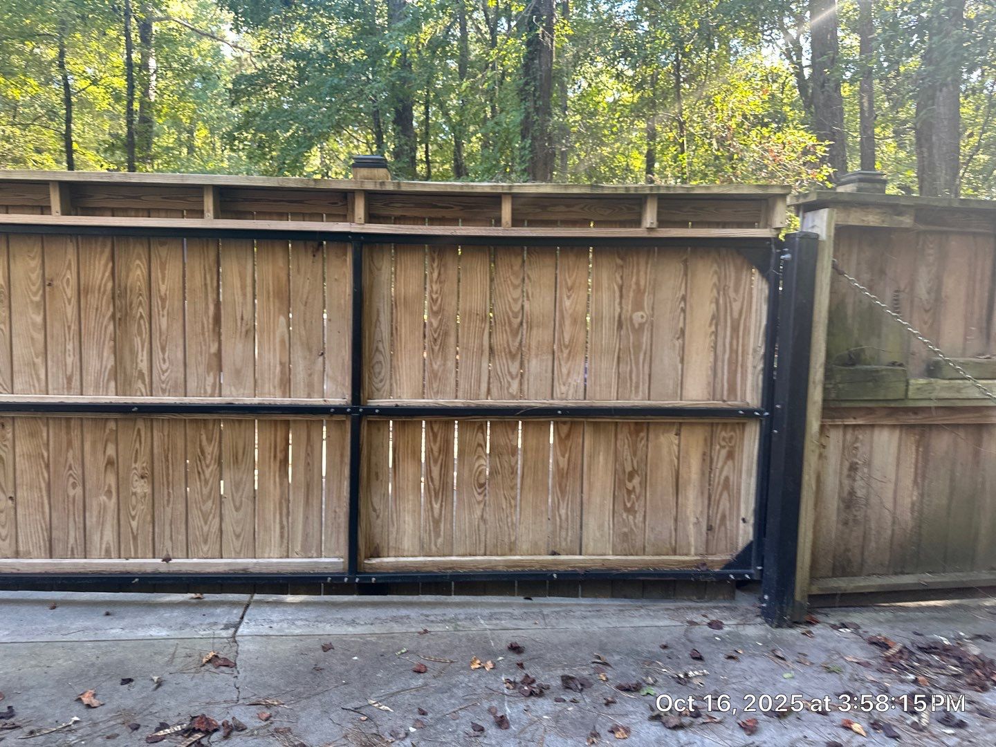 Wood Fence using Wood Sealant by DuraSeal