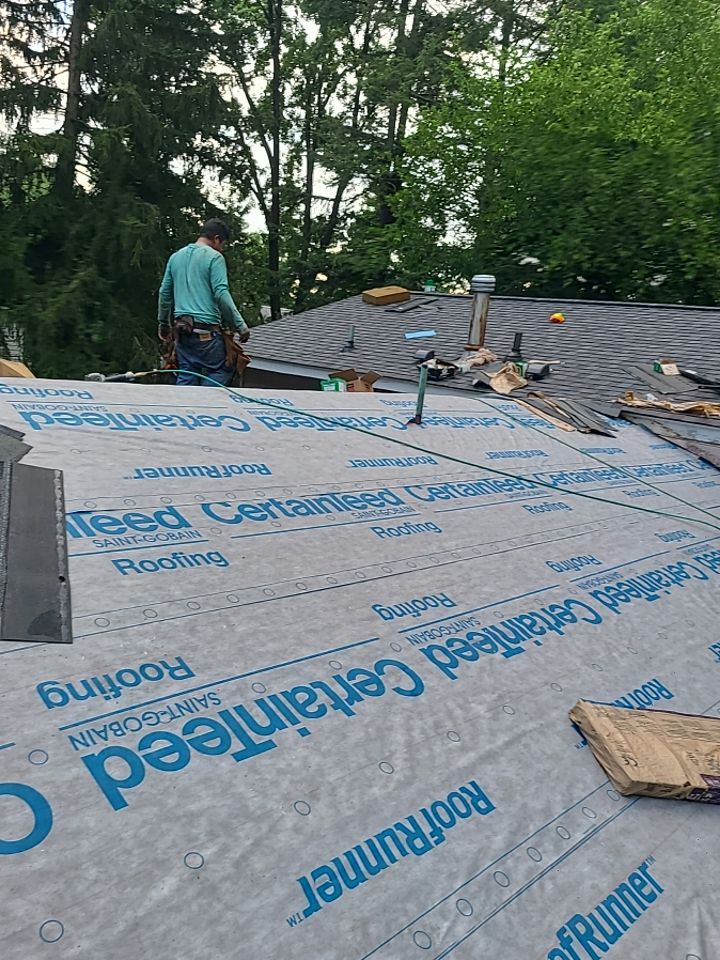 Vienna: CertainTeed Landmark Pro Architectural Shingles in Max Def Pewterwood by RM Banning, Inc.