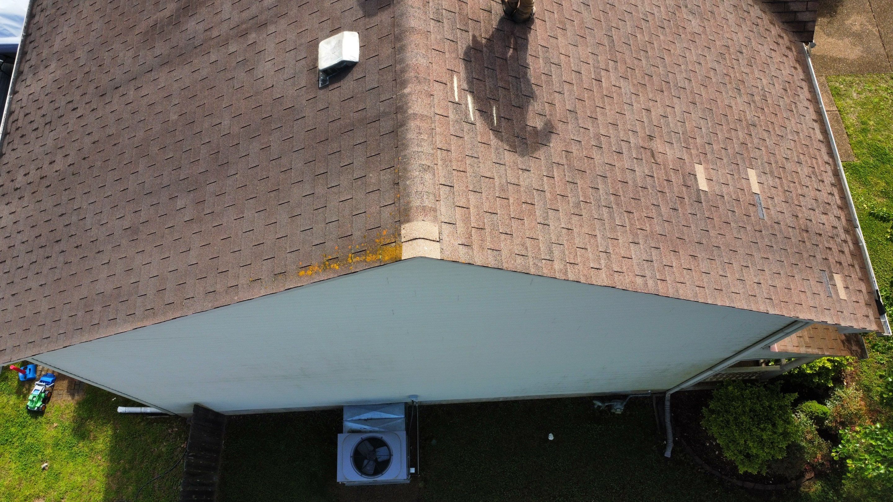 Residential Roofing Installation using Owens Corning Oakridge Roofing System by Undersun Roofing 
