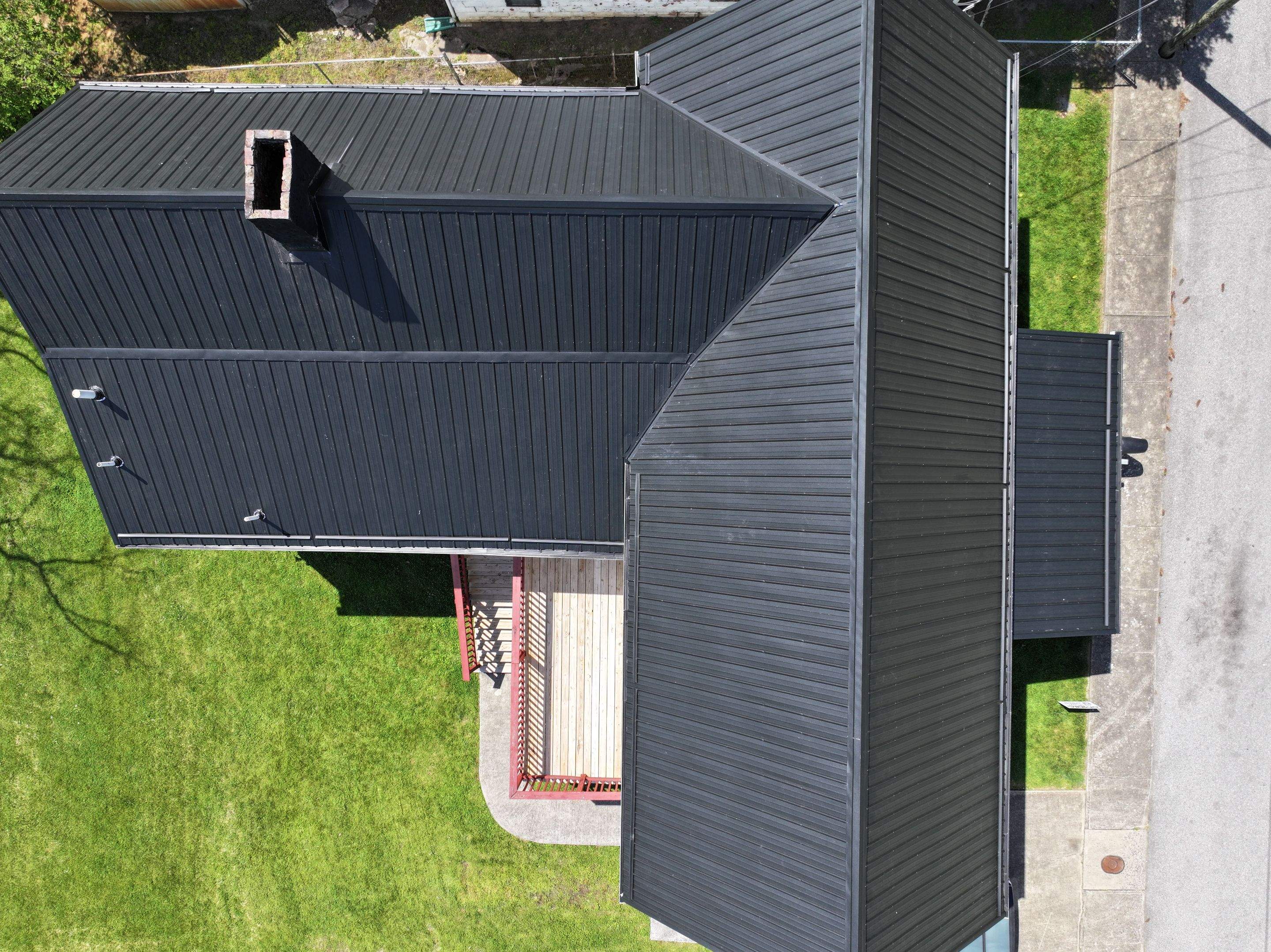 Fritz Residence by Omnia Roofing