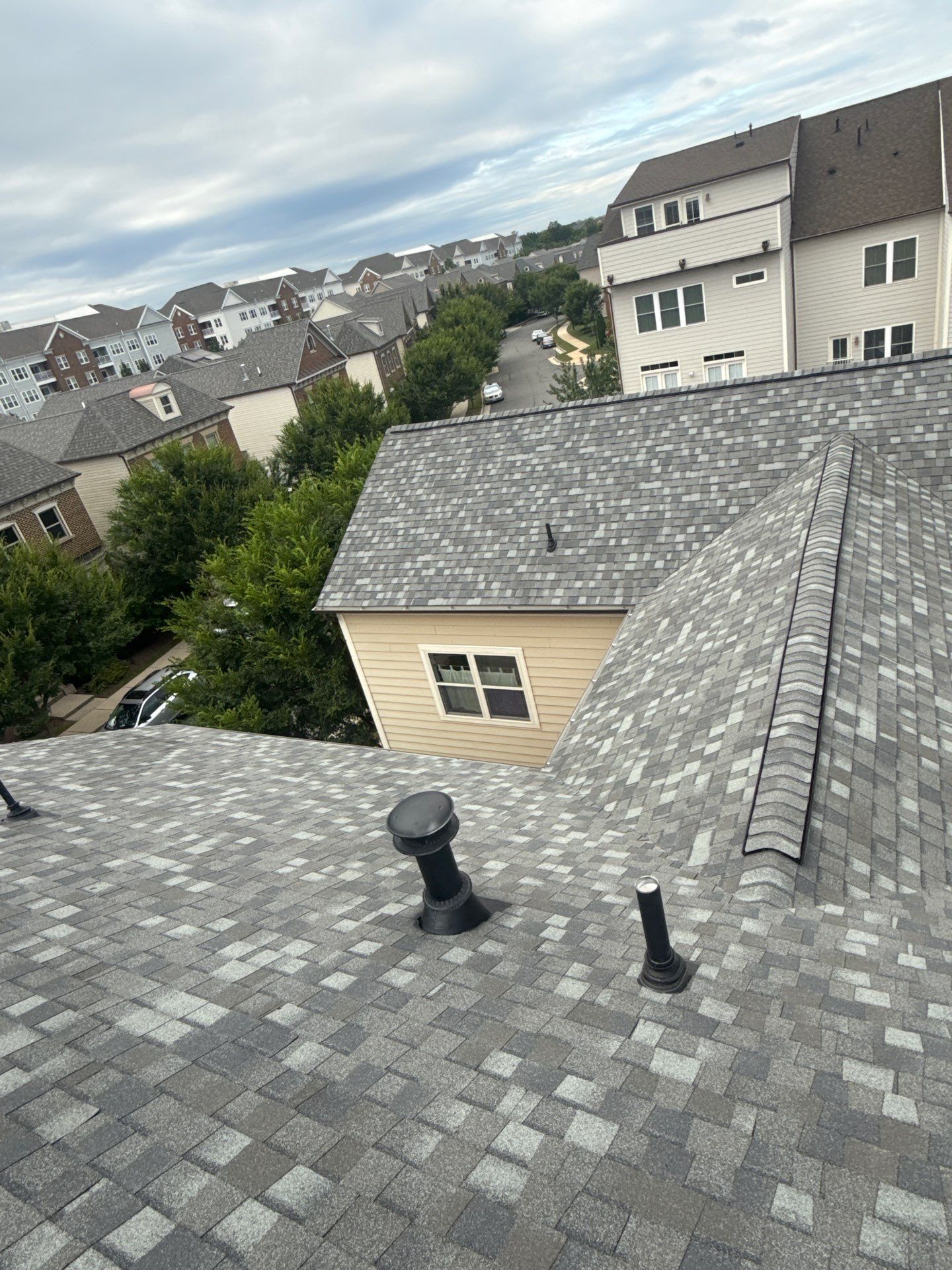 Ashburn: Residential Roof Replacement  with CertainTeed Landmark Pro in Max Def Georgetown Gray by RM Banning, Inc.