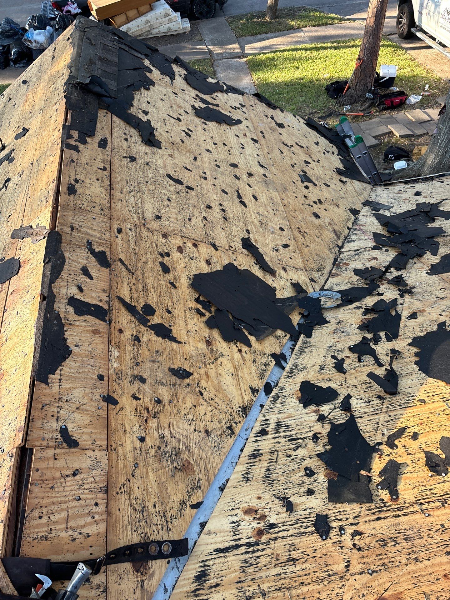 Residential Roofing Installation using Owen's Corning Duration (Lifetime) Shingles by Roof Repair Company