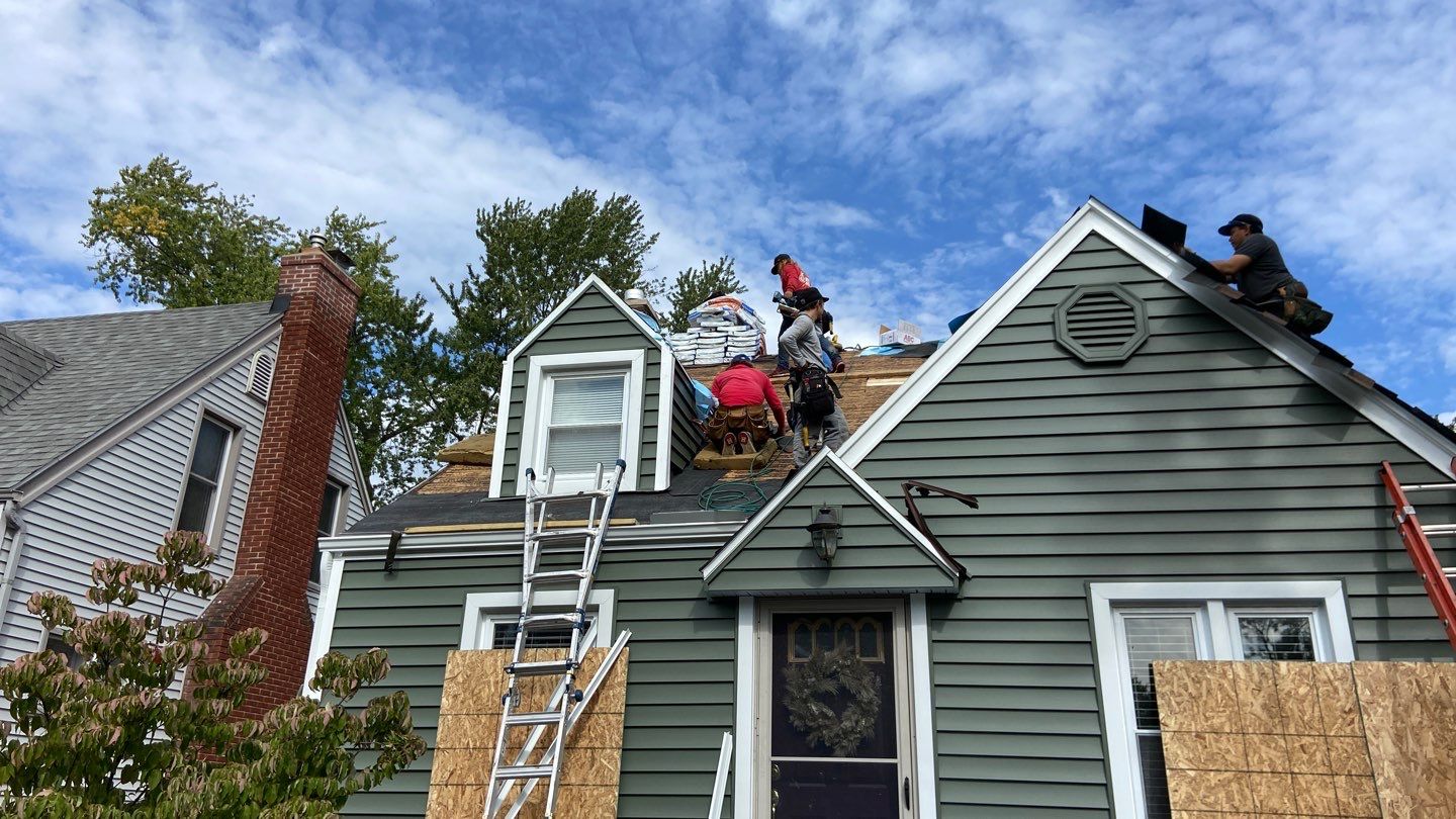 Siding Replacement using CertainTeed Restoration Classic D5 Forest Green by 180 Contractors