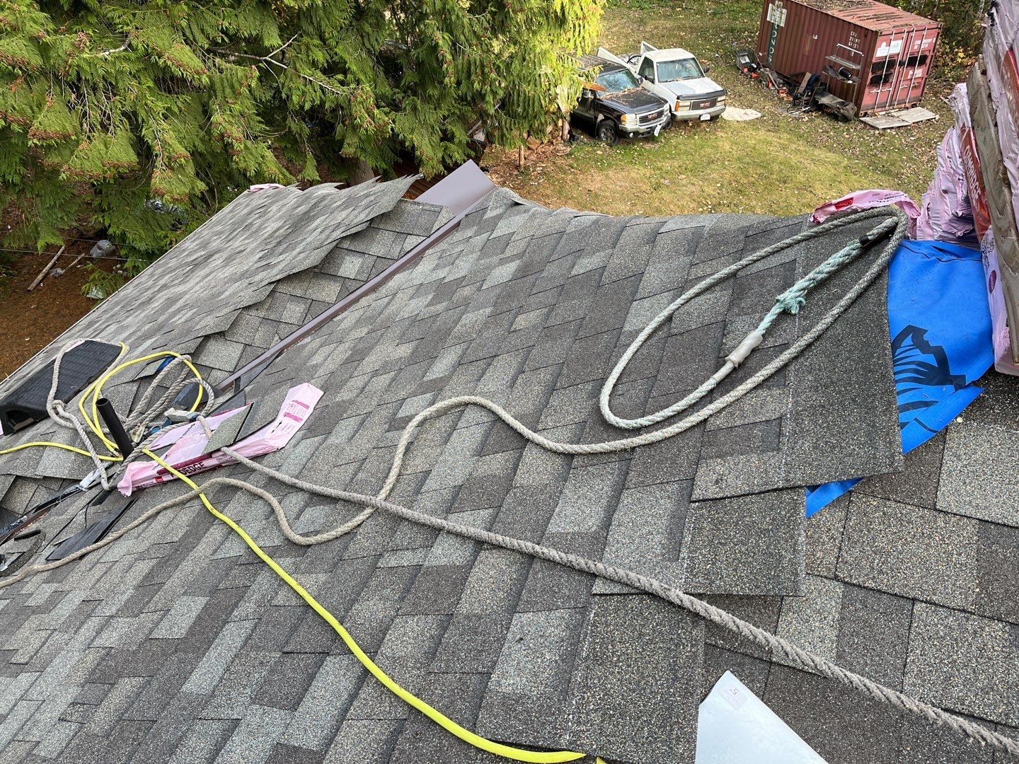 Residential Roofing Installation using OC Oakridge shingles by Top Notch Roofing Inc