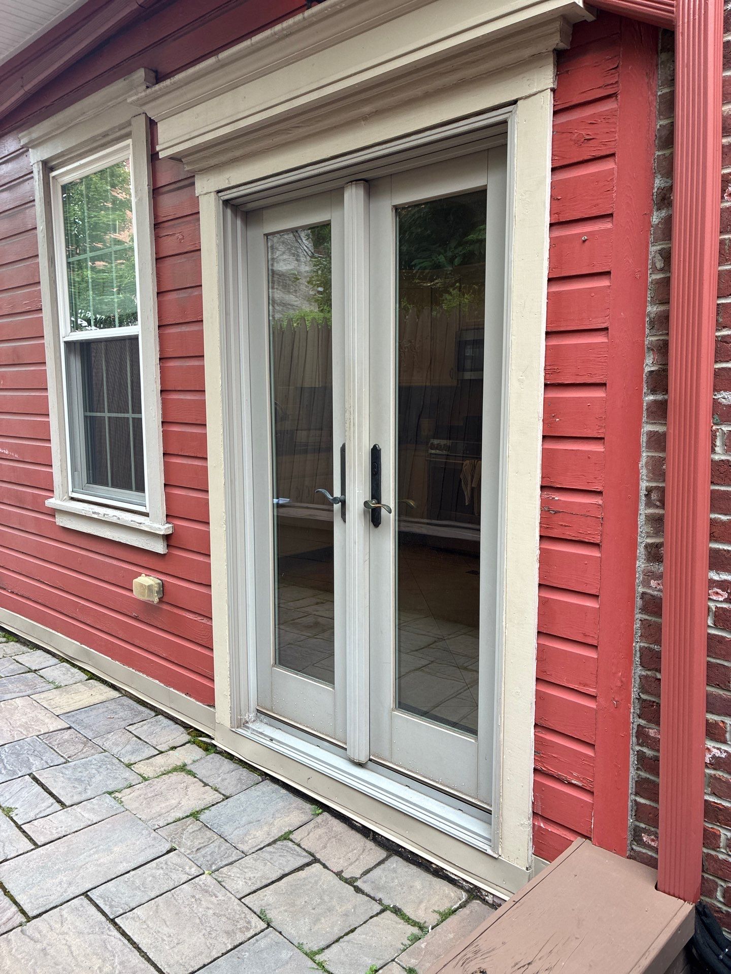 Mastic Ovation Vinyl Siding Renovation for Pittsburgh Rowhome by Ideal Siding Pittsburgh