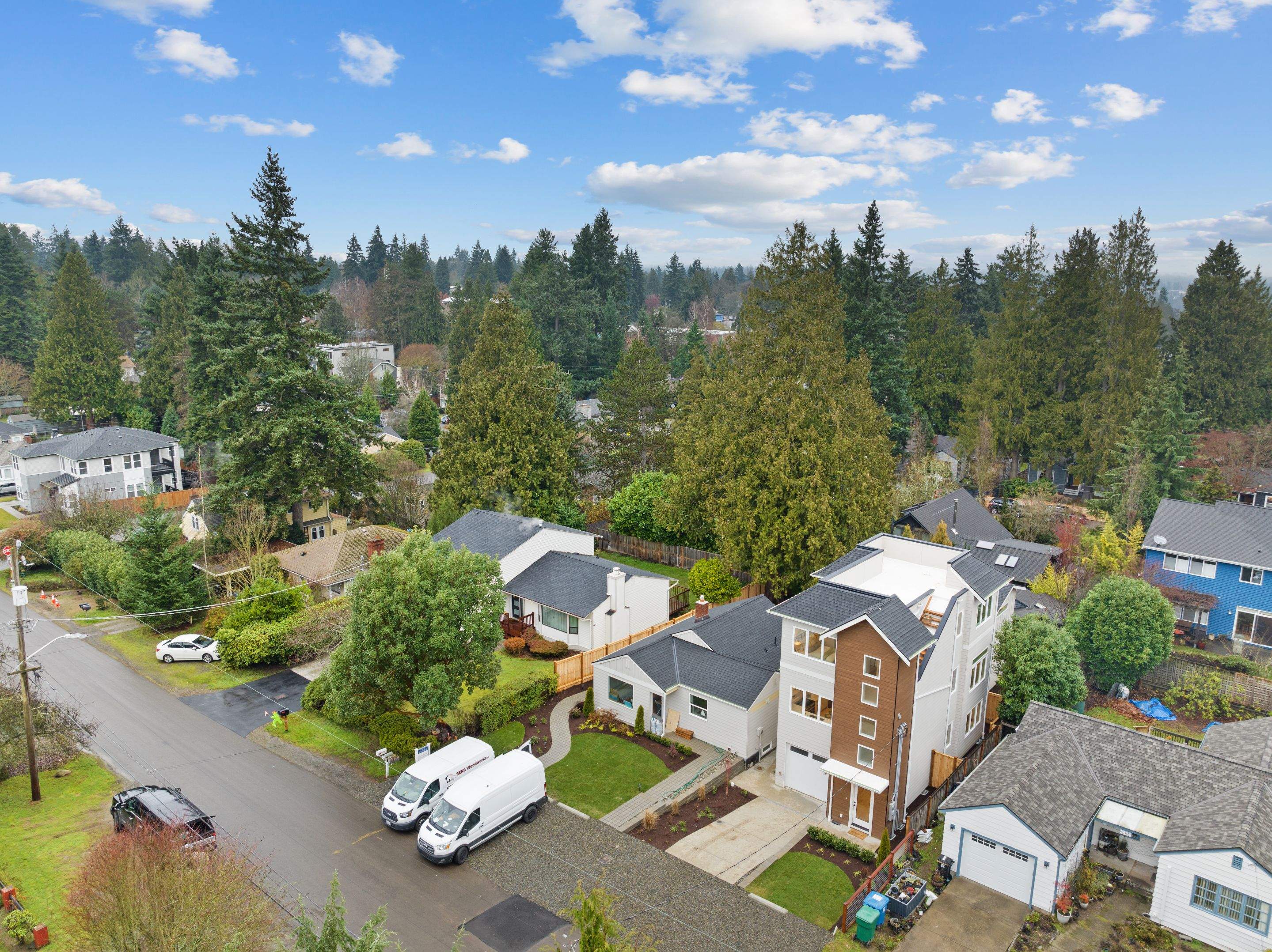 Wedgwood in-fill development by LinMak Construction