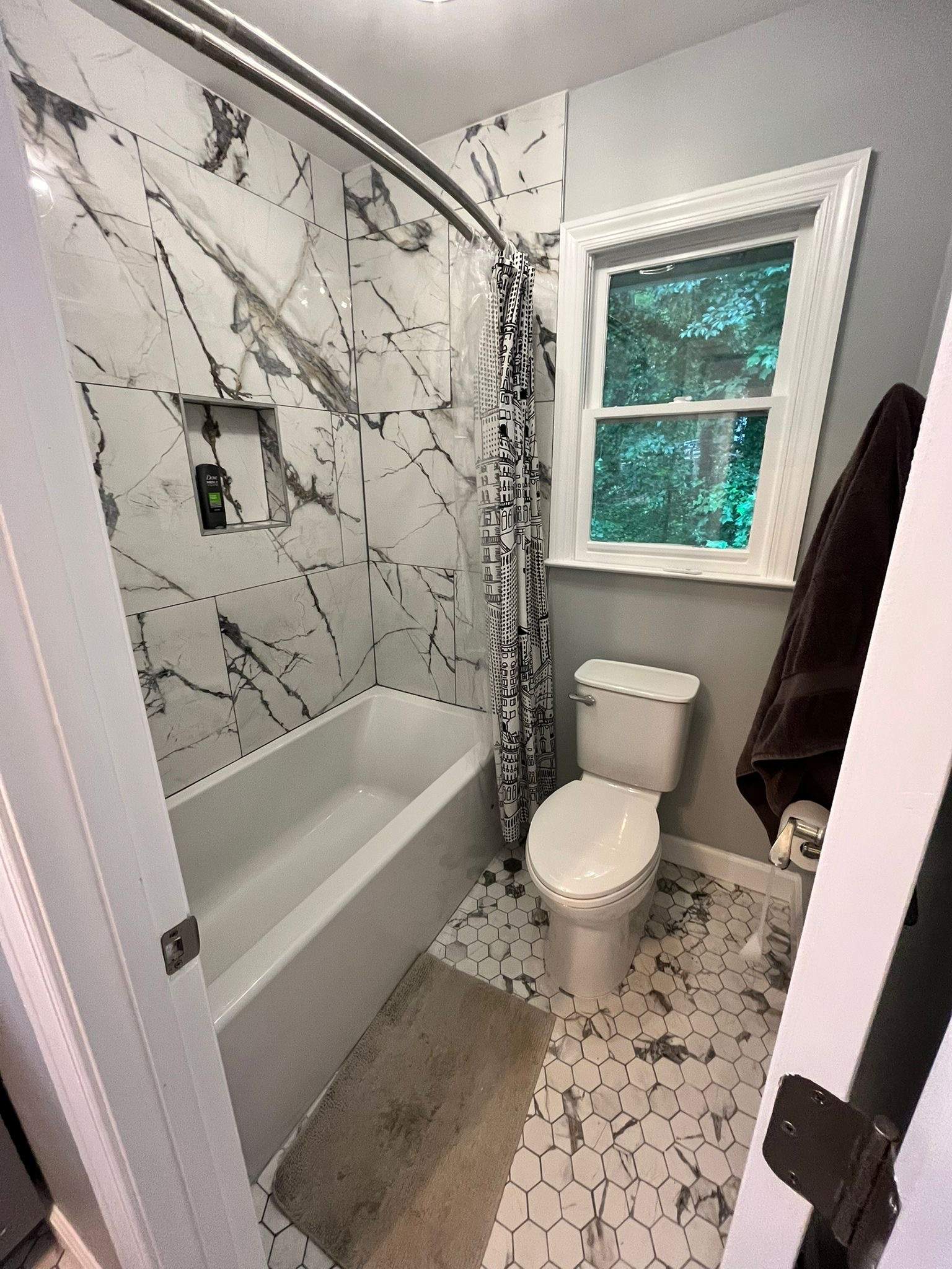 Hall bathroom renovation by Prudencio