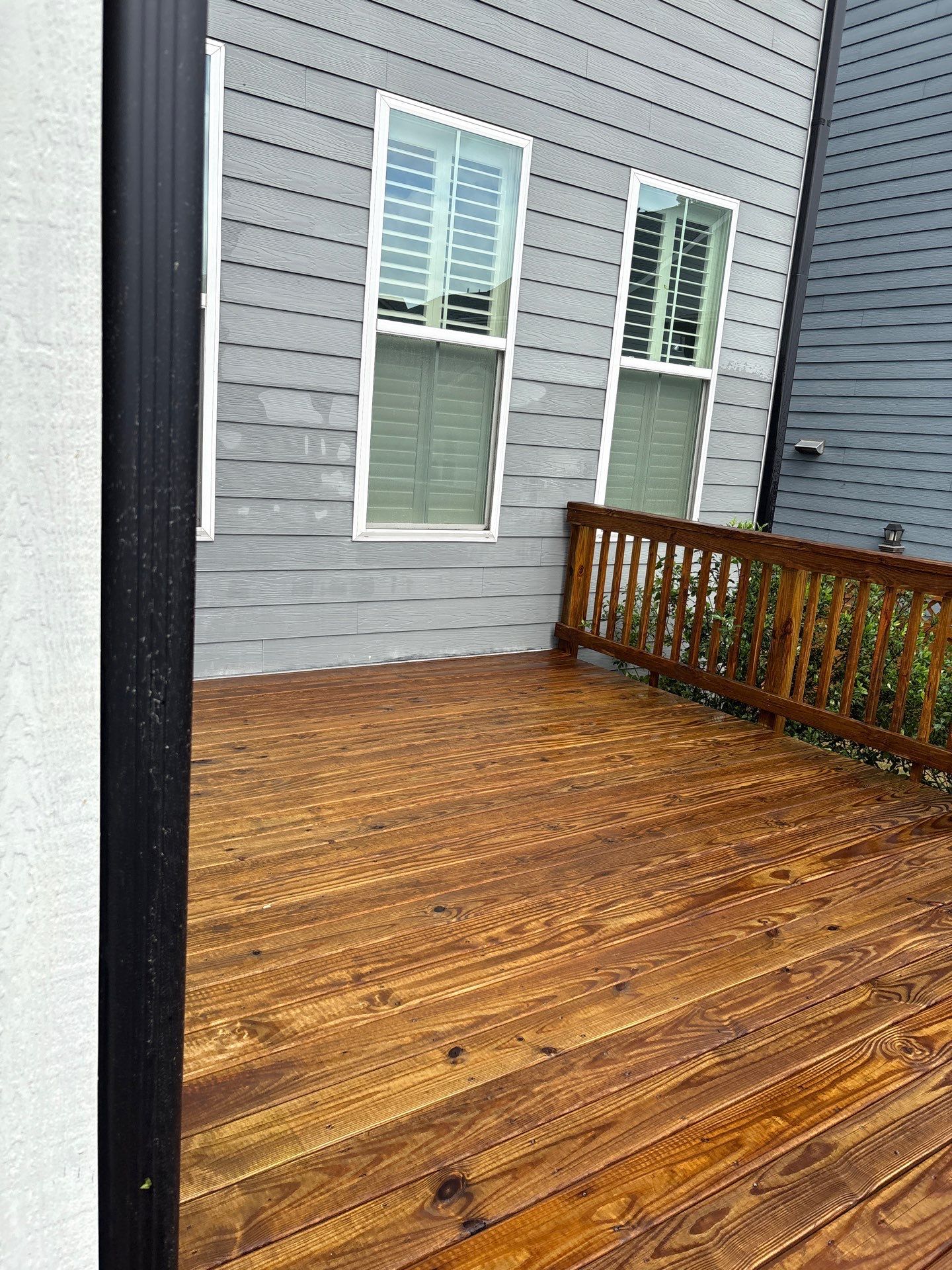 Wood Deck using Wood Sealant by DuraSeal