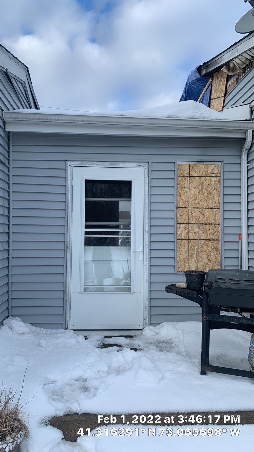 Fire Damage using Certainteed Mainsteet D4 and Owens corning quarry gray by A Plus Exterior