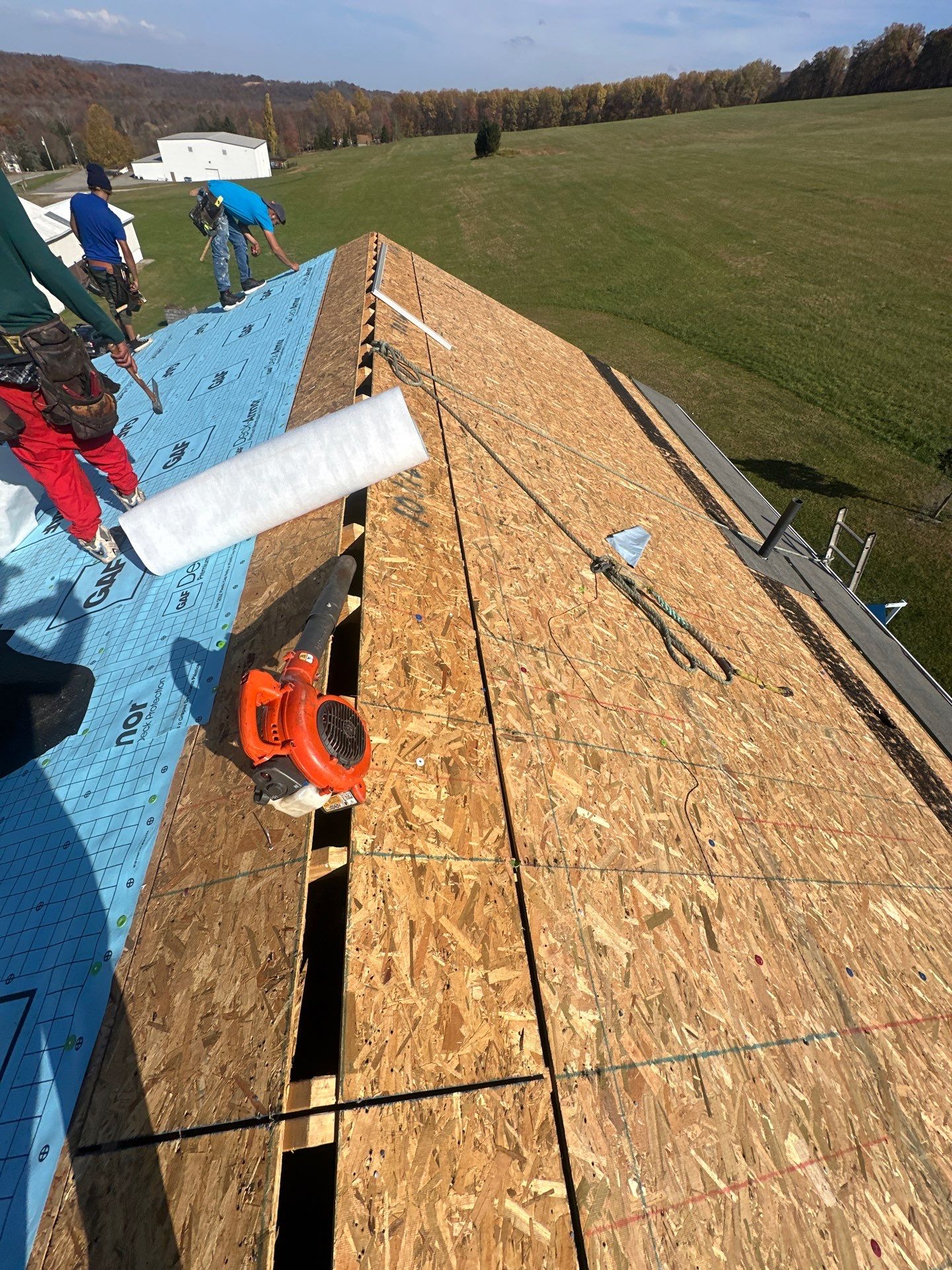 Residential Roofing Installation using GAF Timberline HDZ Charcoal by Rainstoppers Roofing