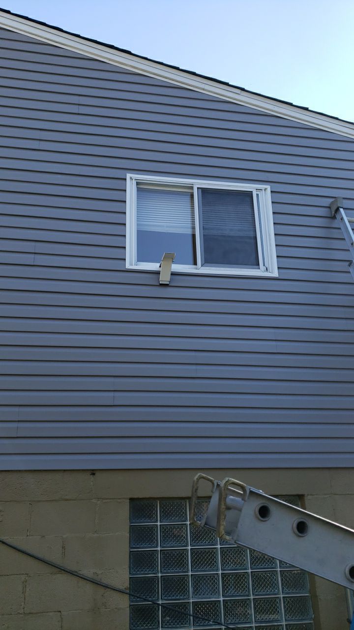 Brand: Atlas Pinnacle Color: Pristine Scotchgard Pweter Drip: White by Eagle Eye Roofing