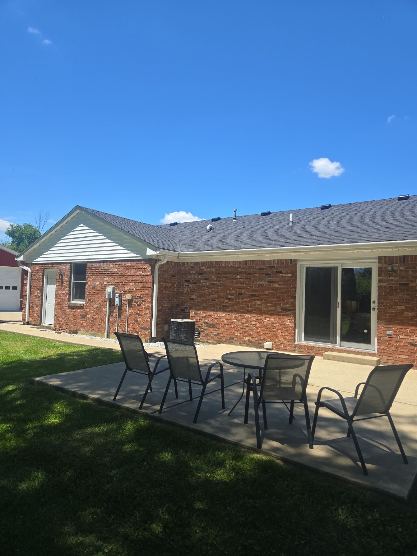 Owens Corning Oakridge - Onyx Black by Hoel Roofing & Remodeling