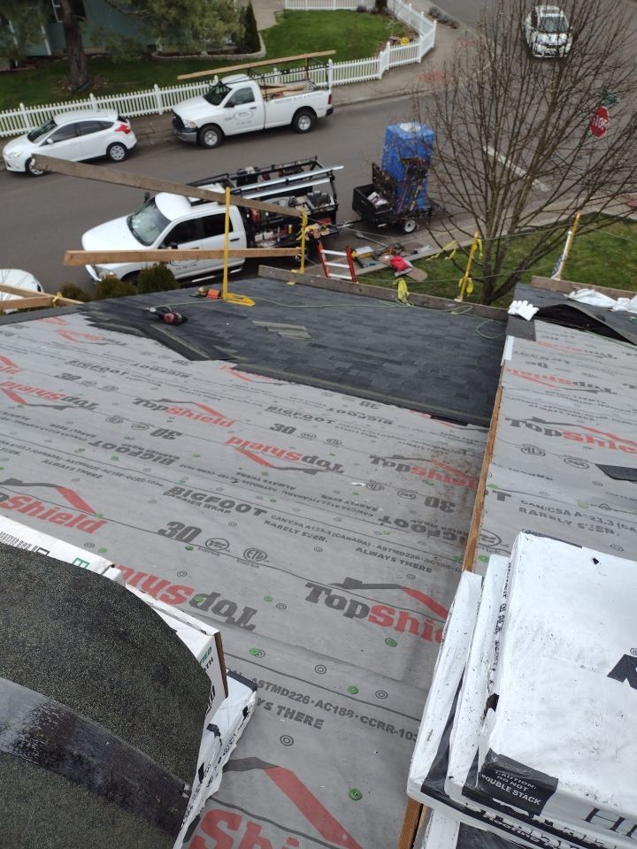 Residential Re-Roof in Albany Oregon by Orezona Building & Roofing Company, Inc.