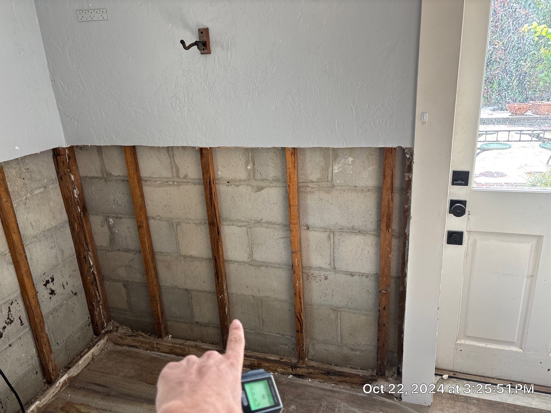 Water mitigation In Bradenton Florida by Ampm Restoration Services 
