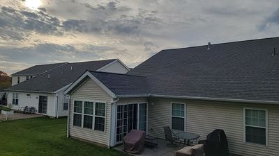 ATLAS PINNACLE PRISTINE COLOR: WEATHERED WOOD DRIP EDGE: WHITE