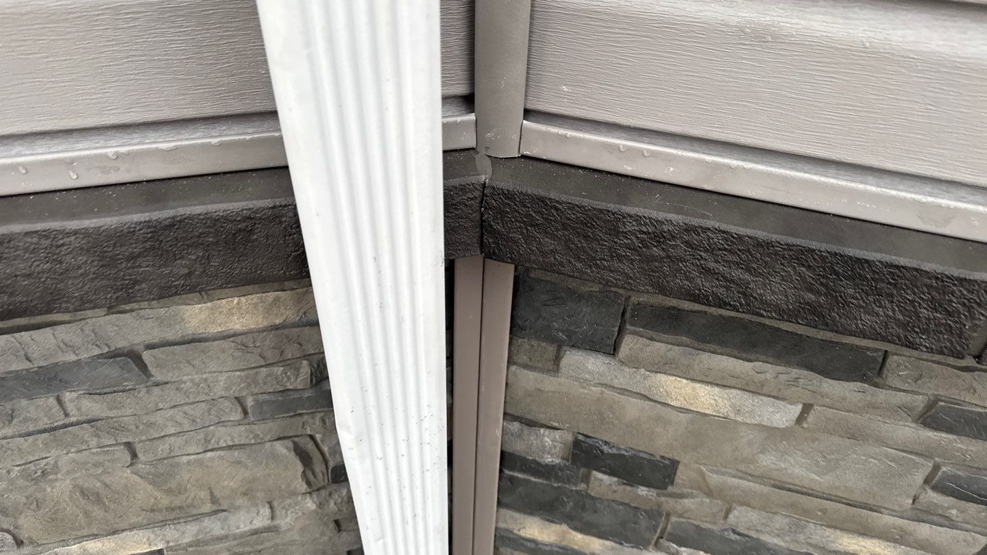 Siding Installation using Alside Coventry D4DL by Nitro Roofing and Construction