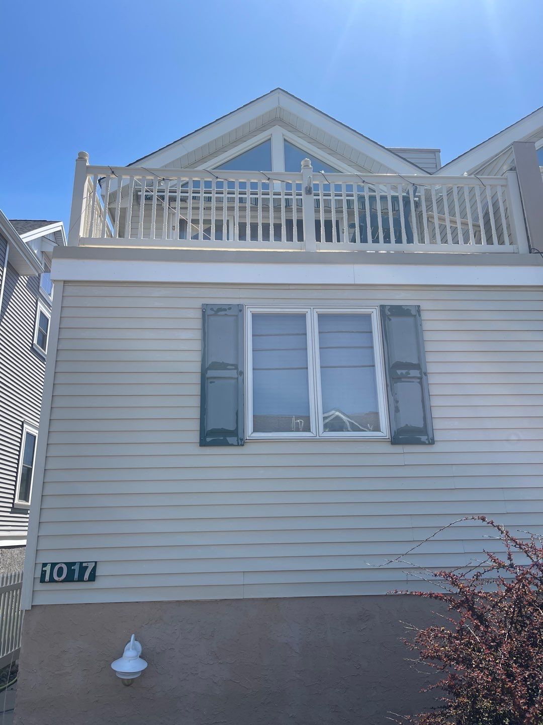 House Wash, Fence Cleaning & concrete Cleaning by SJ Exterior