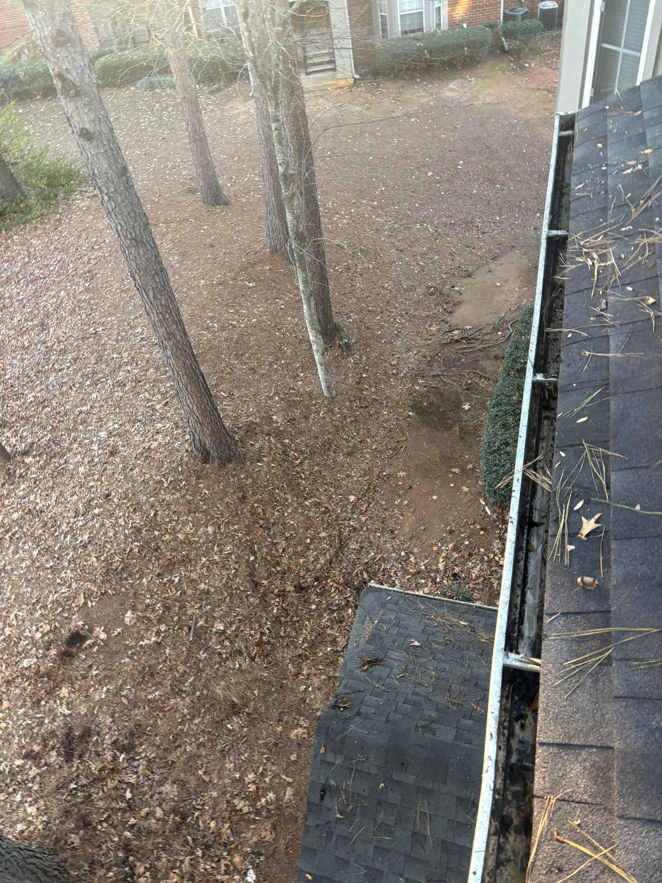 HOA gutter cleaning after photo.