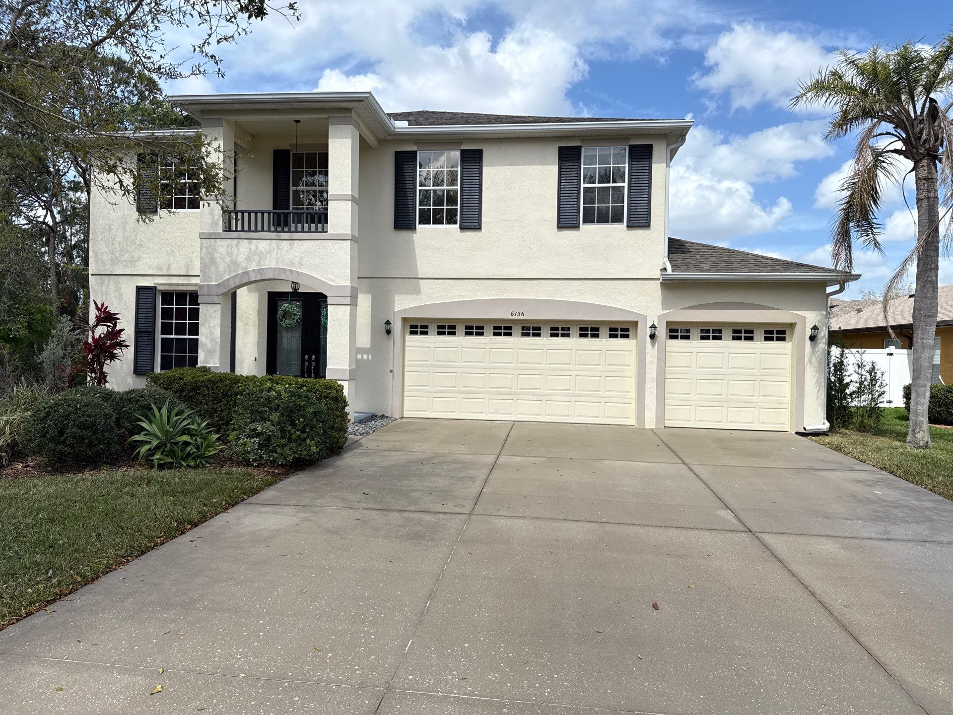 Barrington Ridge 2-Story House & Driveway Cleaning – Before & After Transformation! by Sunshine AquaWash