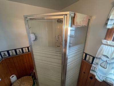Bathroom Remodel using Acrylic Wall System