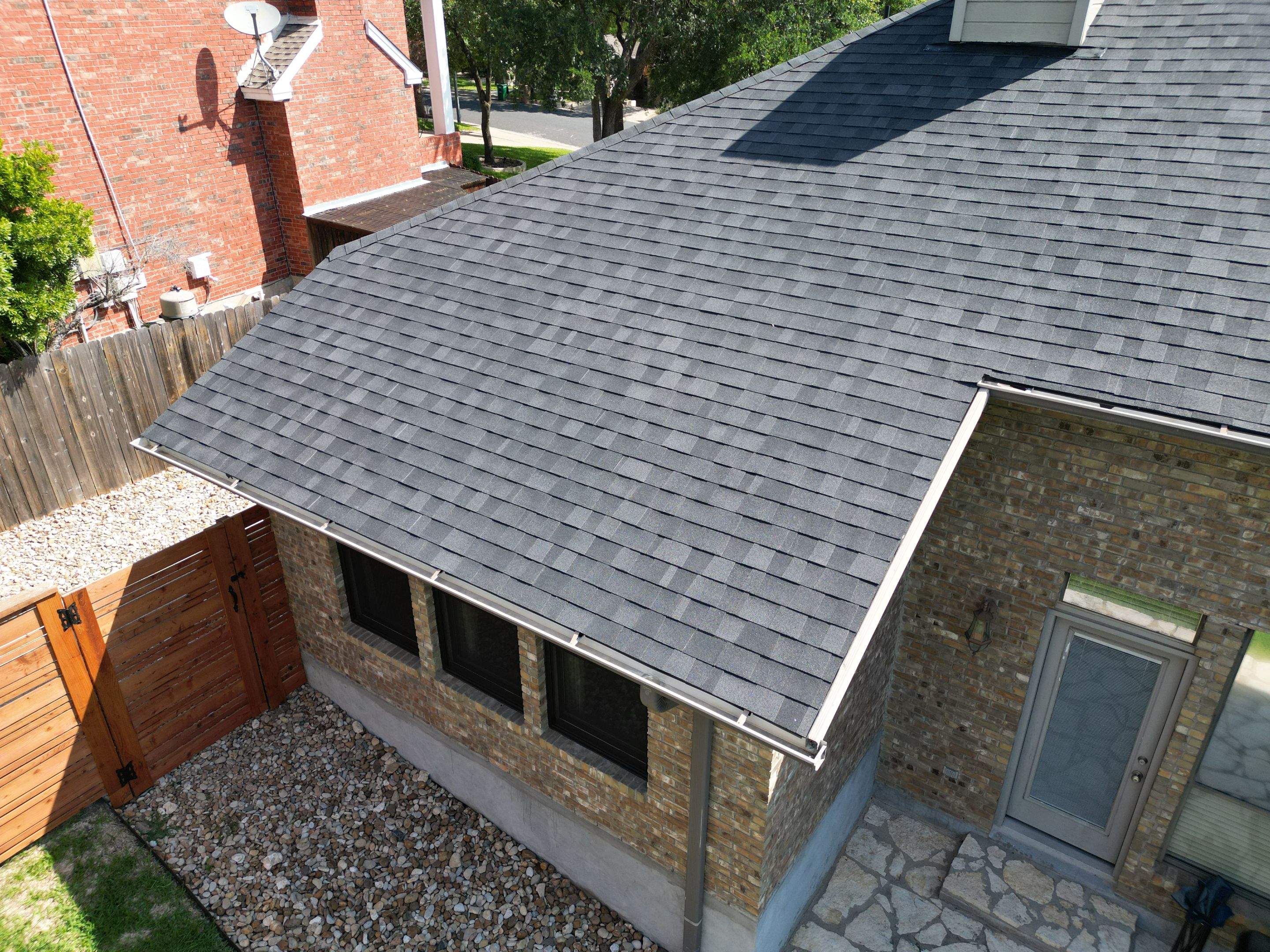Onyx Black - Owens Corning TruDefinition Duration by RoofsOnly.com