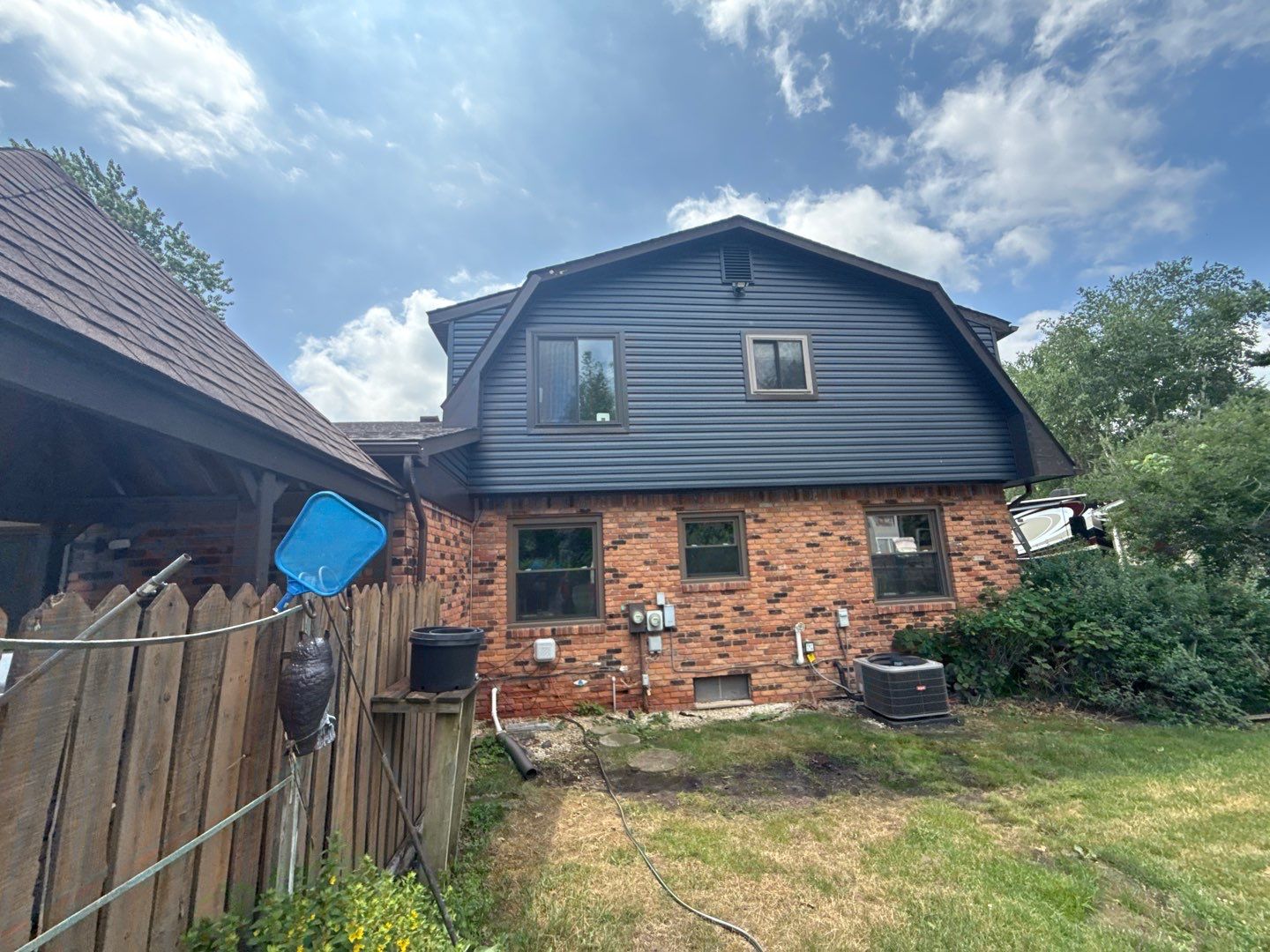 Siding Replacement using Alside Charter Oak D4.5" by 180 Contractors