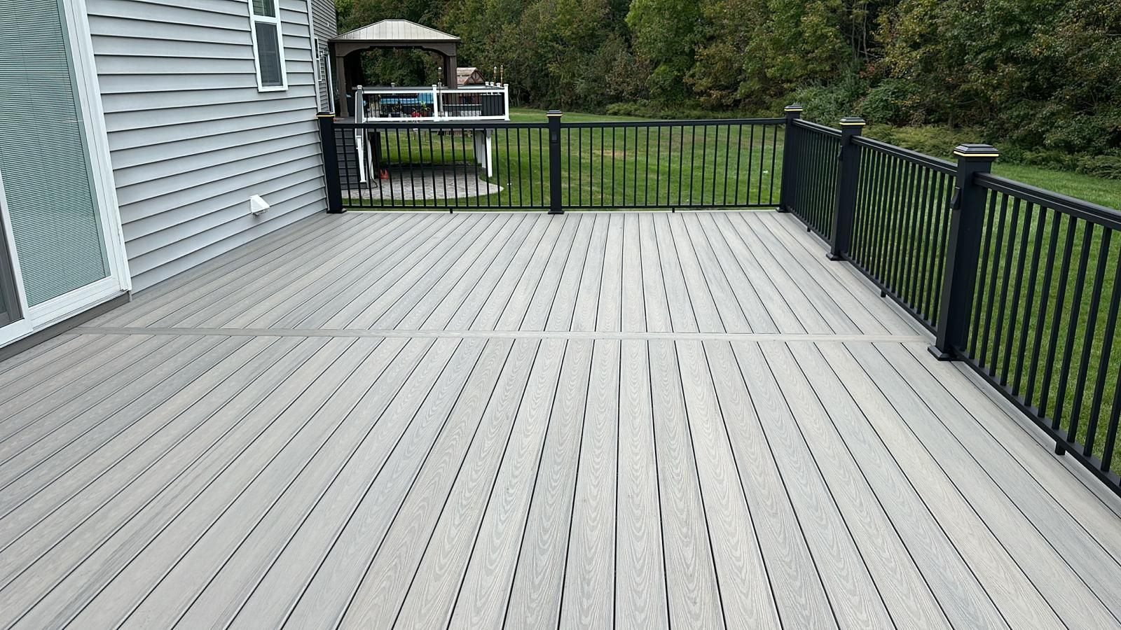 New Deck using Deckorators Venture - Color Saltwater by deck guardian