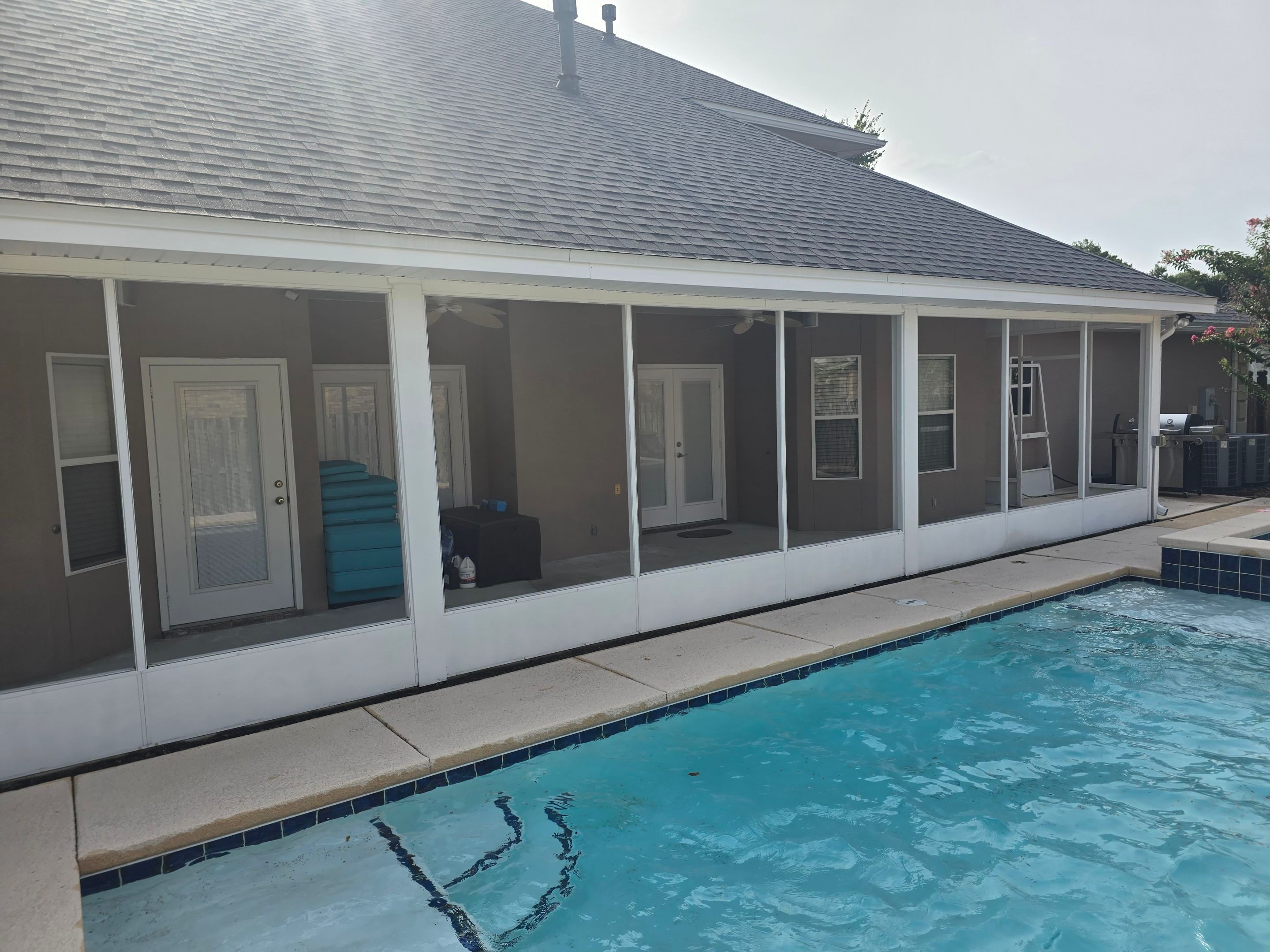 Poolside Glass Under in Fort Walton Beach by Titan Sunrooms