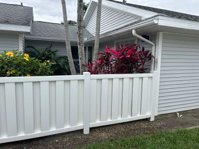 White Seamless Gutters in Fort Myers FL