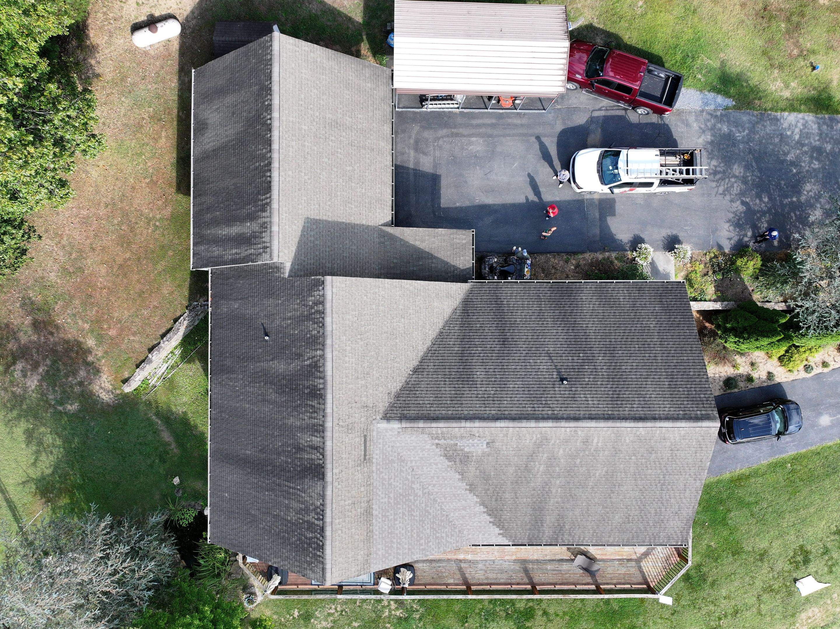 Smith Residence  by Omnia Roofing