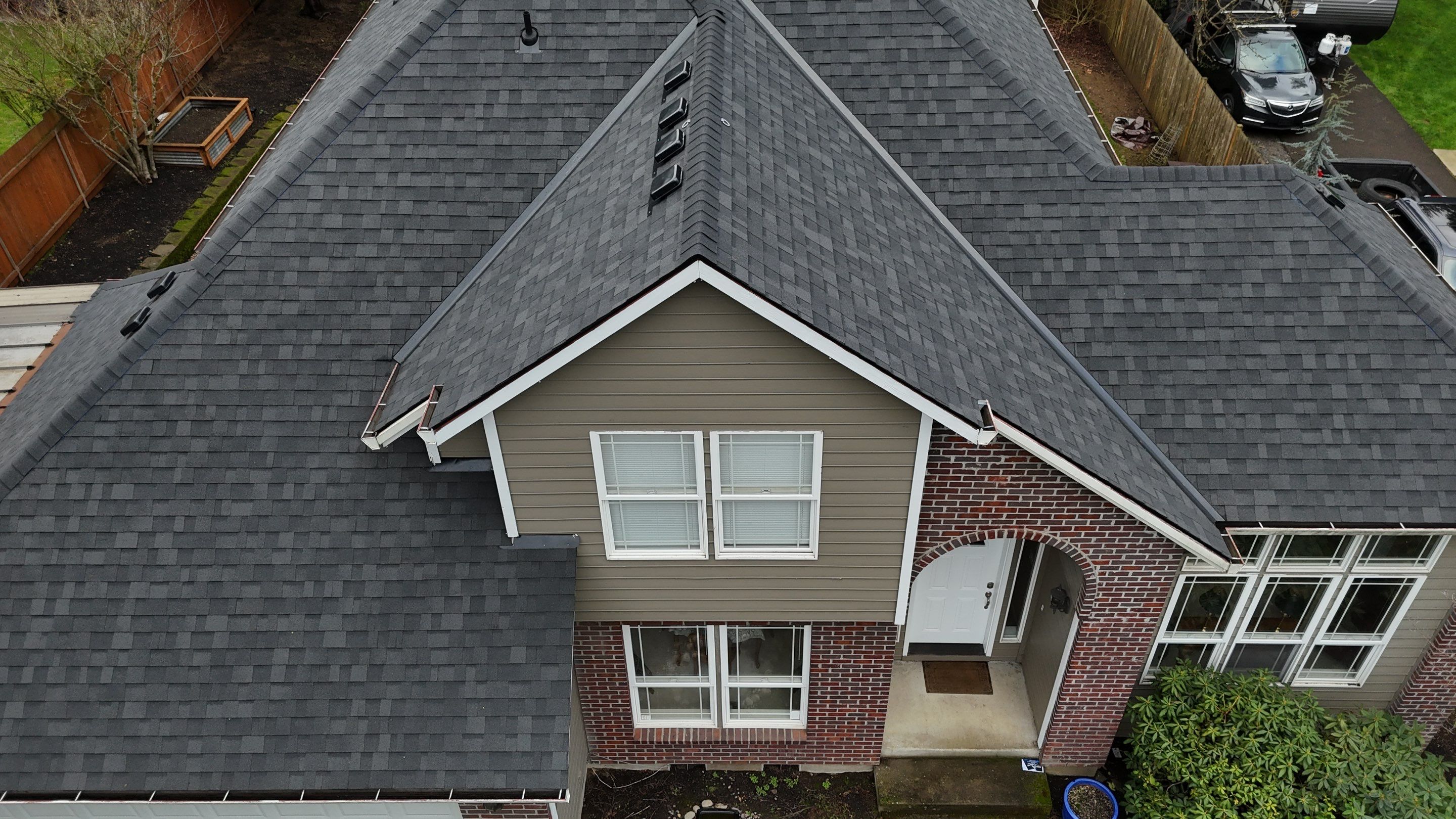 Onyx Black | Roof Replacement in Vancouver, WA 98665 by Valiant Roofing, LLC