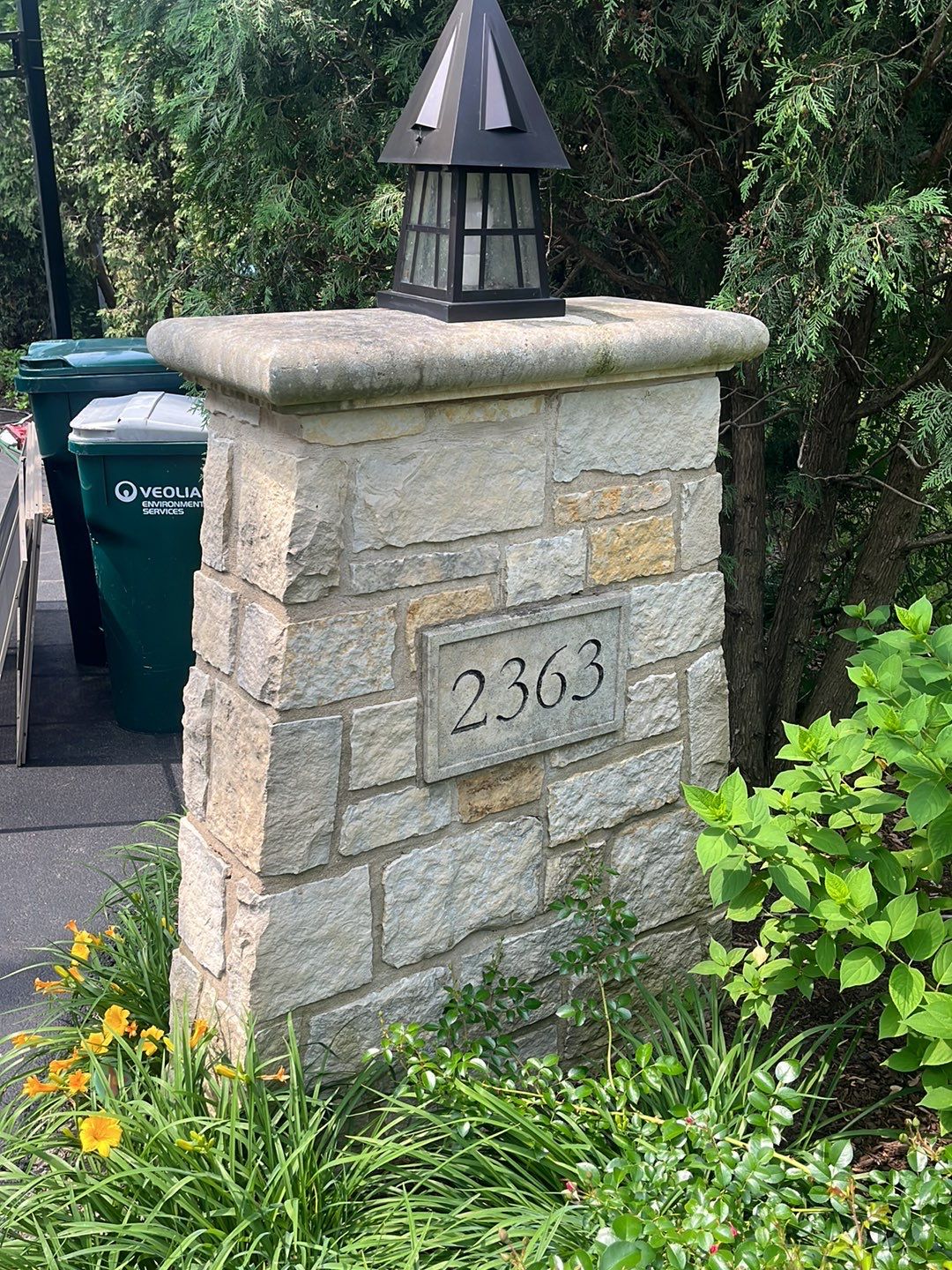 Northbrook, IL stucco home soft wash and stone cleaning by Northern Power Washing LLC.