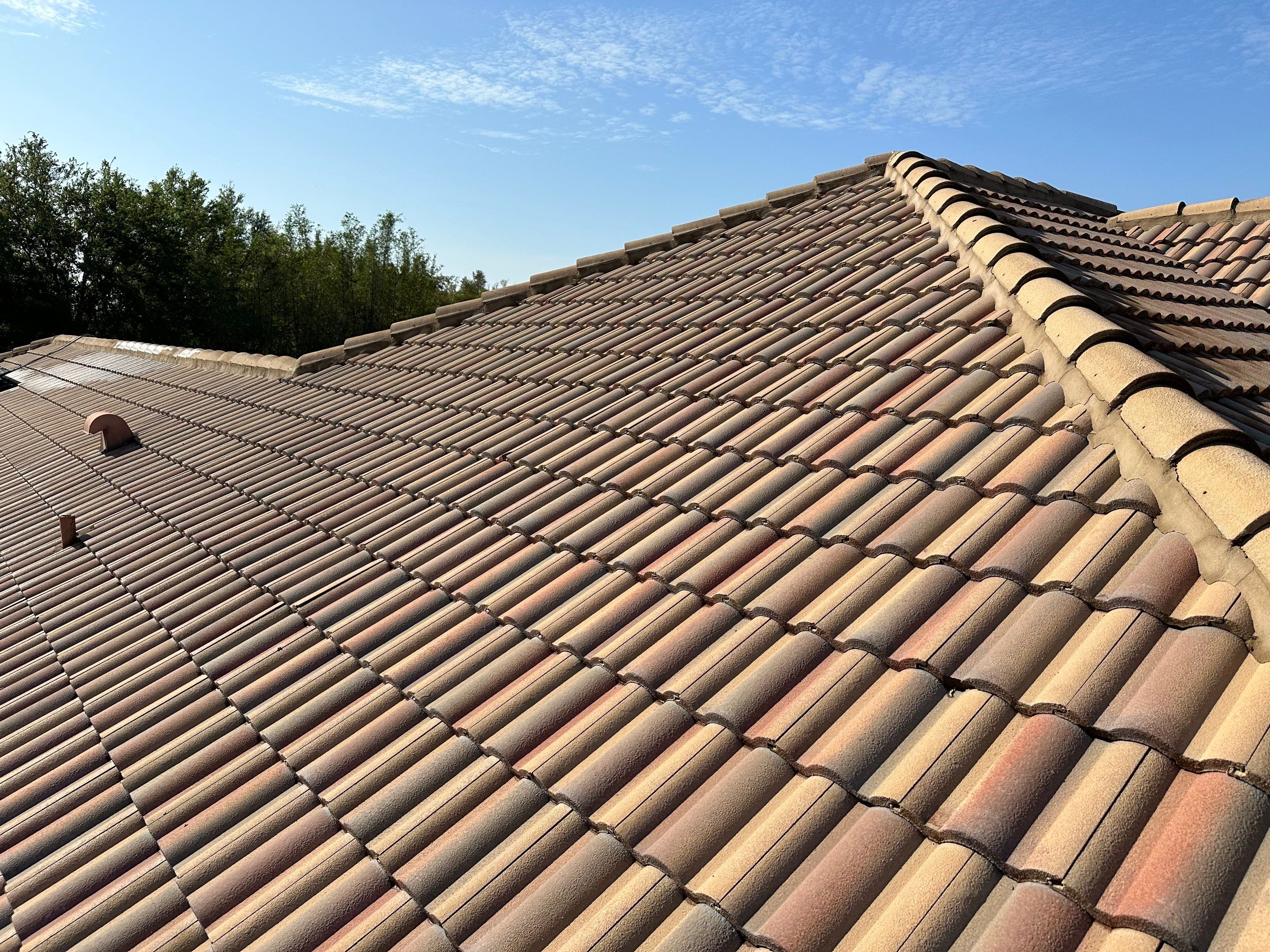 Concrete Tile Roof Cleaning in Winding River Community, Bradenton, FL | Sunshine AquaWash by Sunshine AquaWash