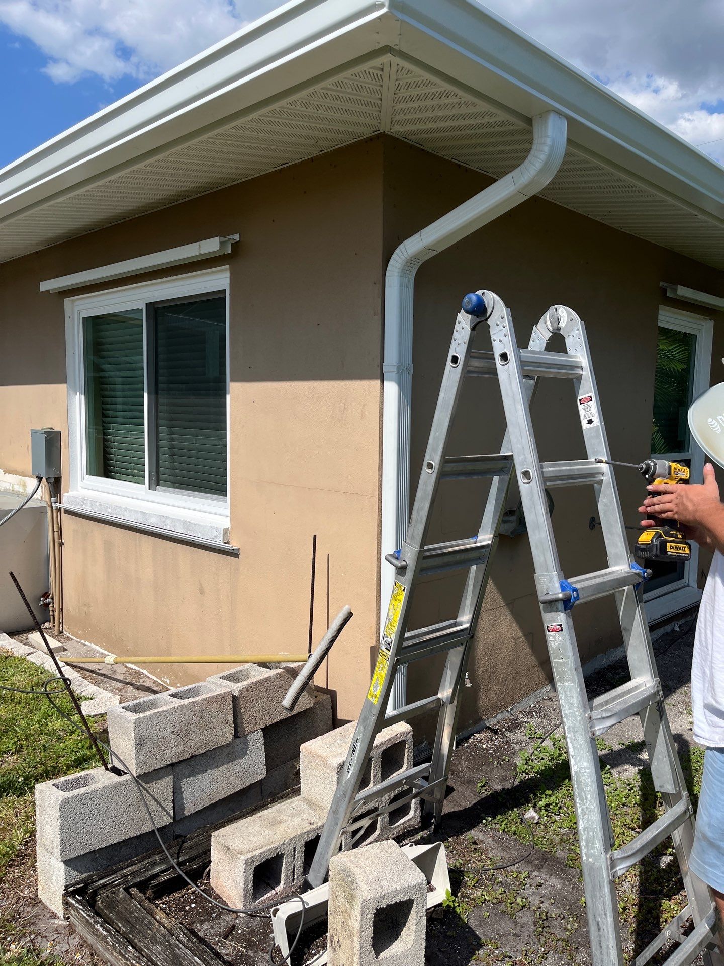 White K Style Seamless Gutters using 6 Inch Seamless Gutters in Cape Coral FL by Gutter Professors