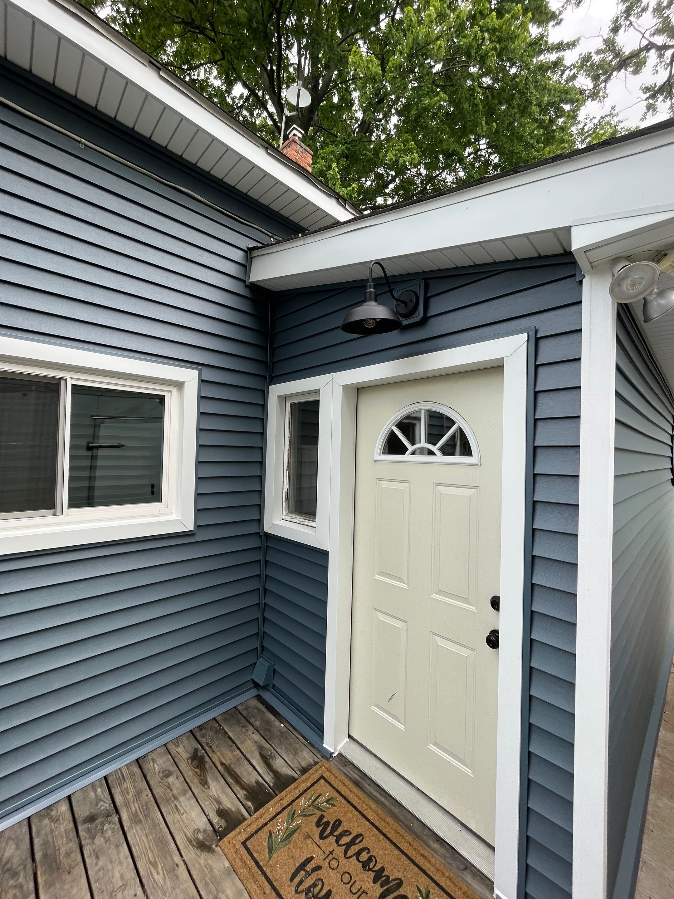 Siding Replacement using CertainTeed Restoration Classis D4 by 180 Contractors