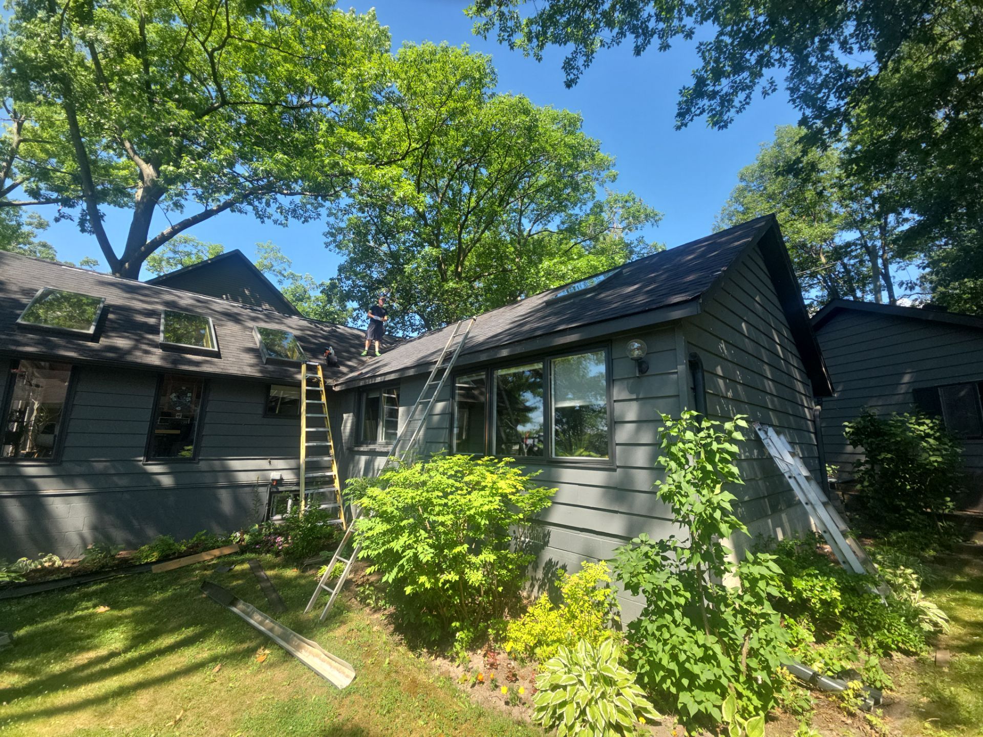 Eavestrough Installation in Barrie by Elsa Roofing