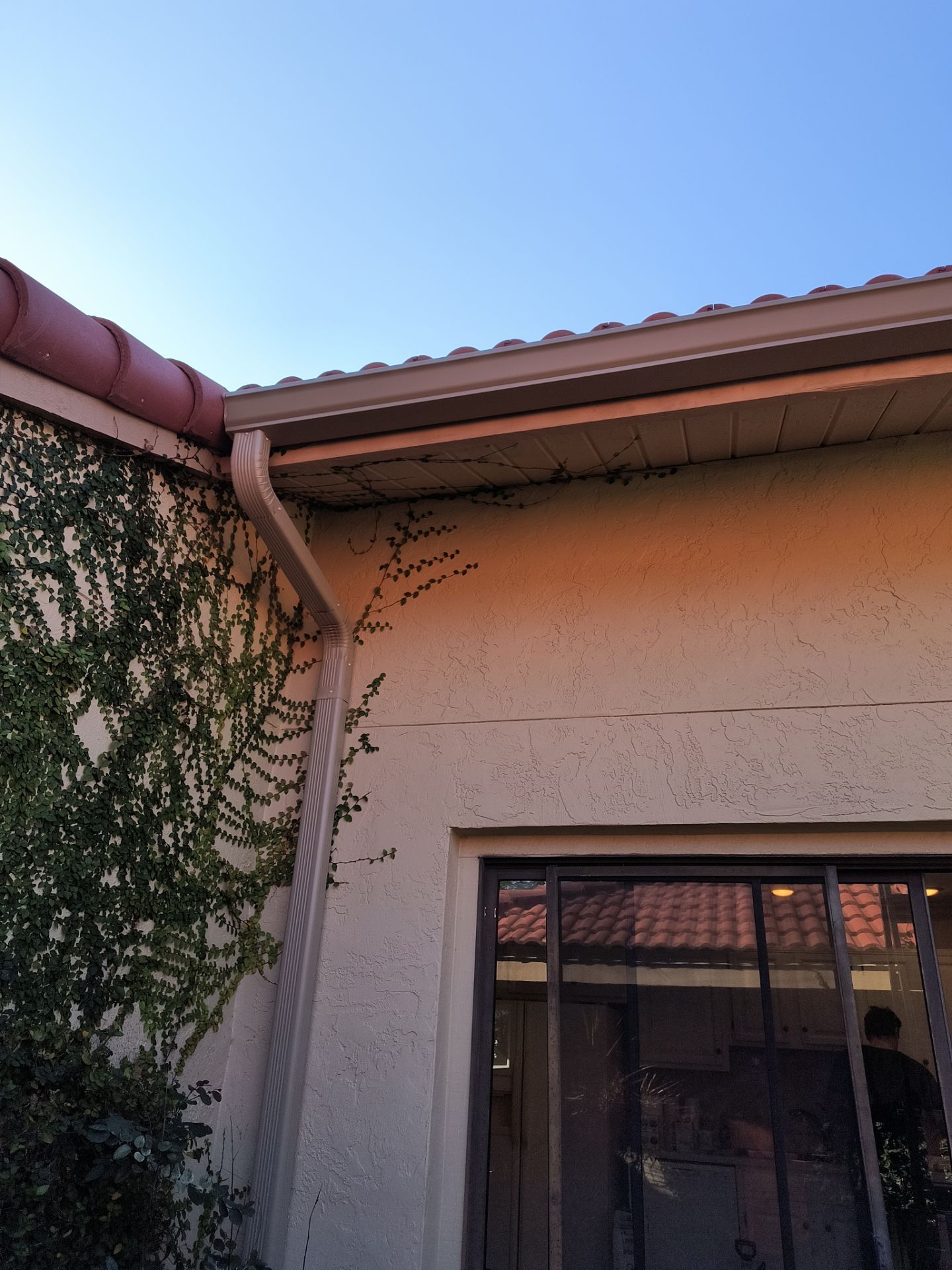 Seamless Gutter Installation in Sarasota FL by Gutter Professors