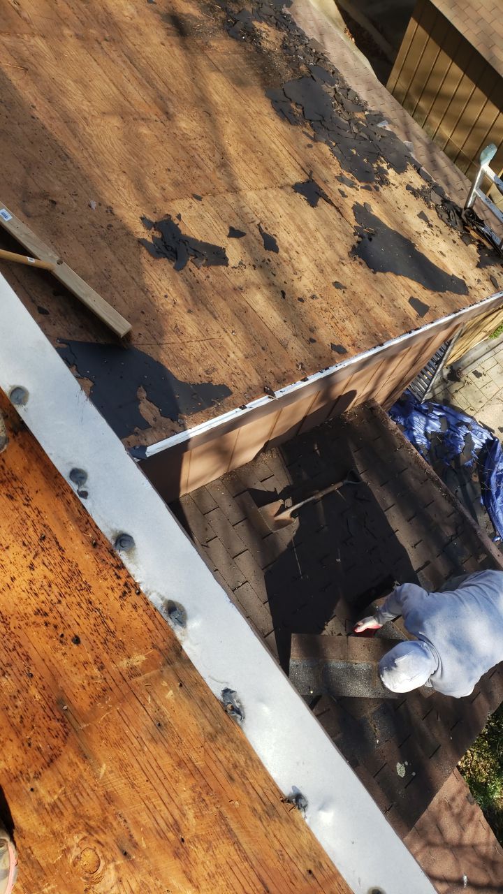 Reston CertainTeed Landmark Resawn Shake New Roof Installation & Siding/Trim Repairs by RM Banning, Inc.