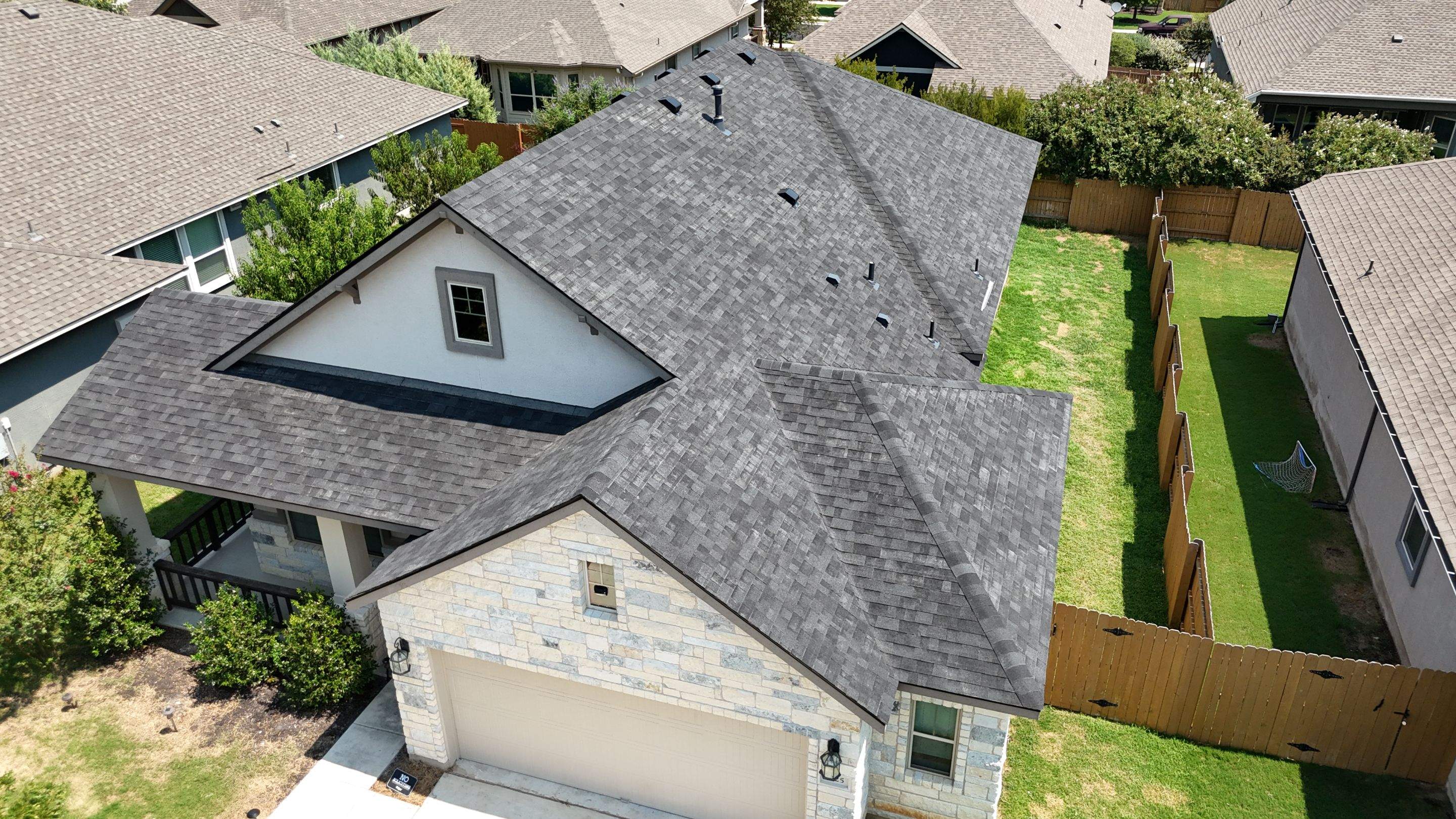 Brilliant Black - Malarkey Vista by RoofsOnly.com