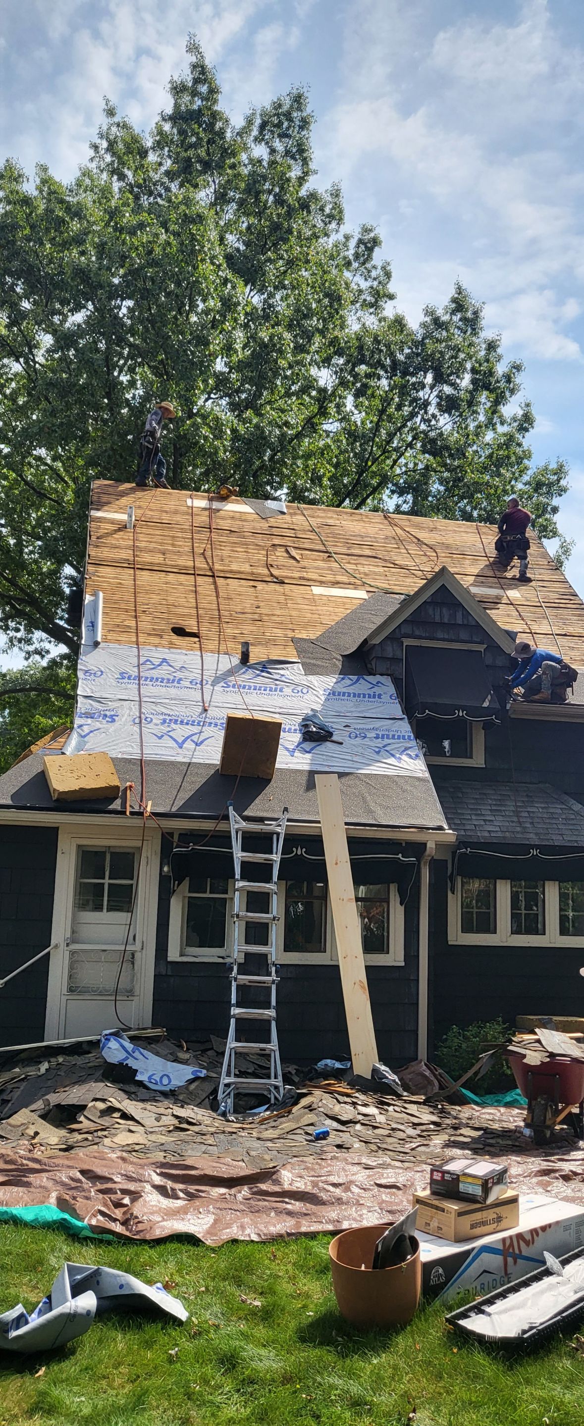 Atlas Pinnacle Pristine Scotchgard: Black Drip Edge: Black by Eagle Eye Roofing