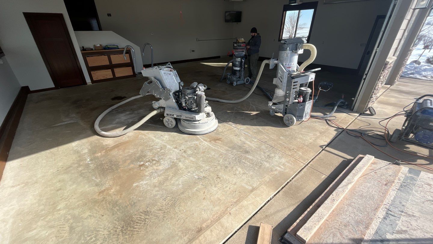 Garage using Silver Creek by Select Painting, Coatings & Garage Cabinets