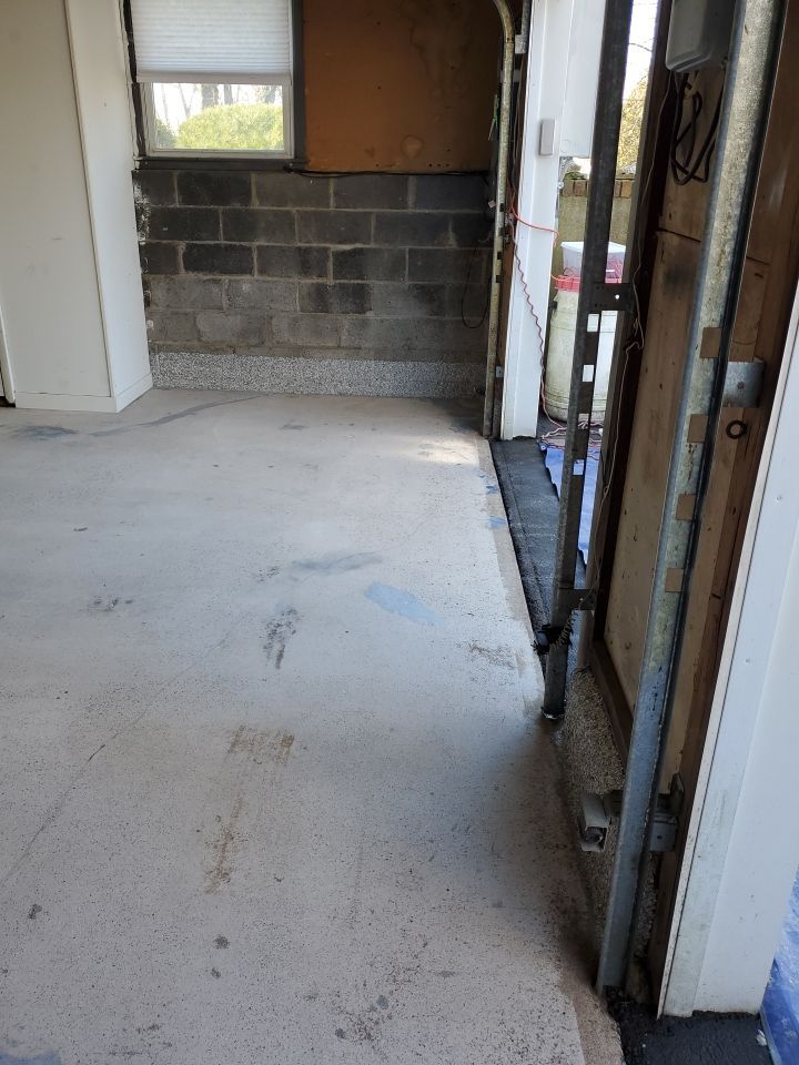 Garage Floor Coating in Mt. Everest by Spectrum Painting, LLC