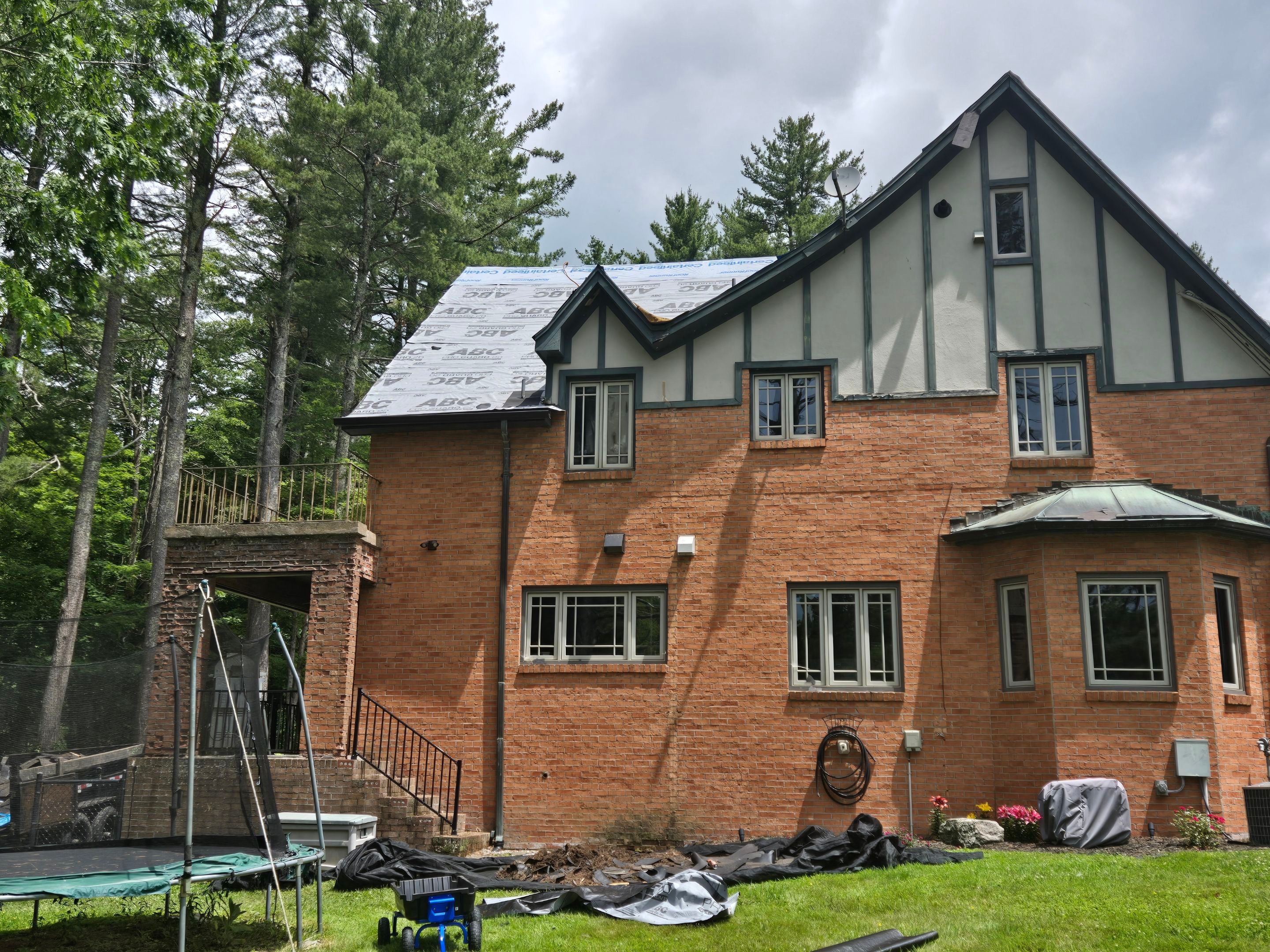 Cameron Residence by Omnia Roofing