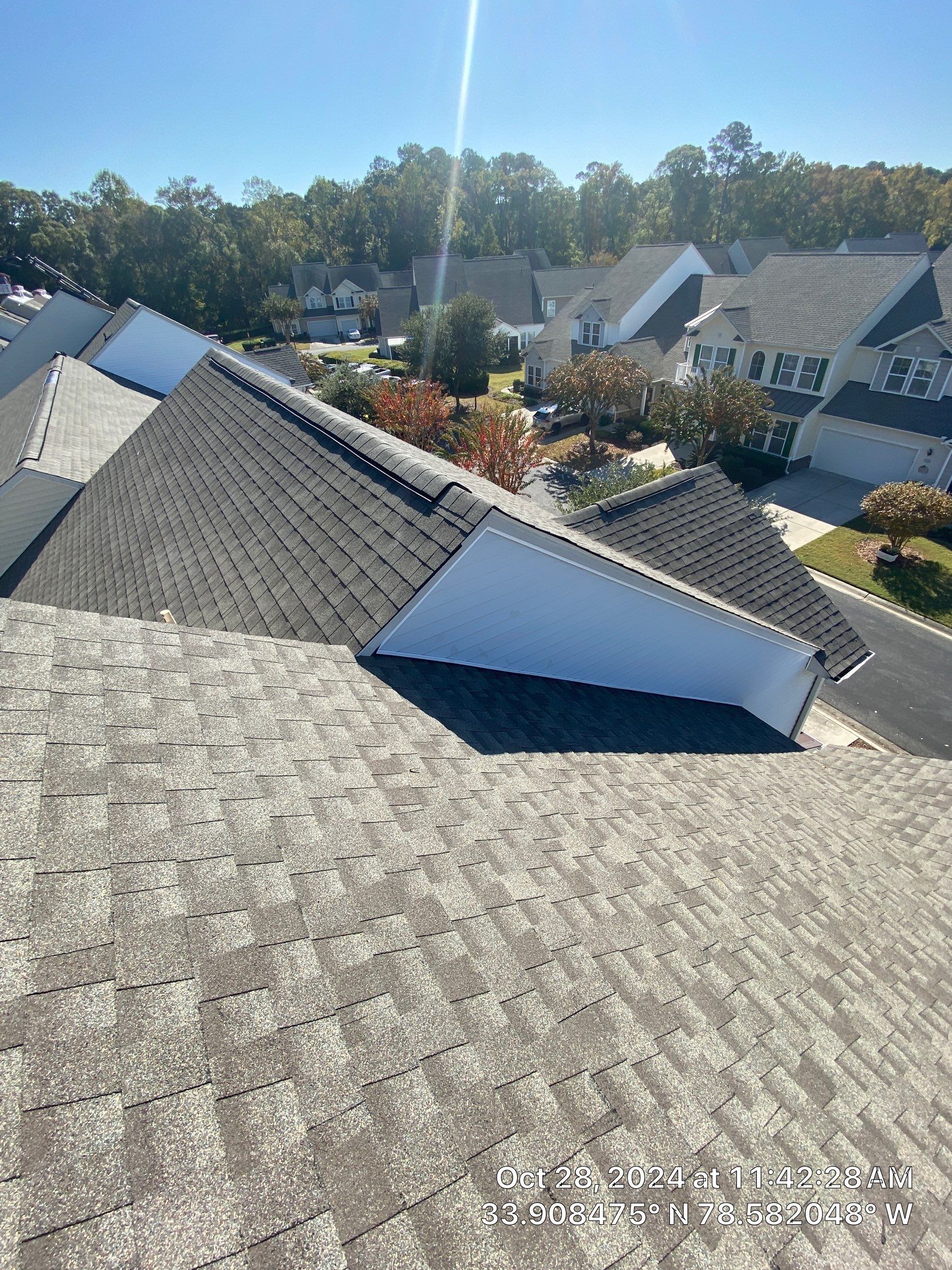 GAF HDZ - Weathered Wood by Linta Roofing Inc